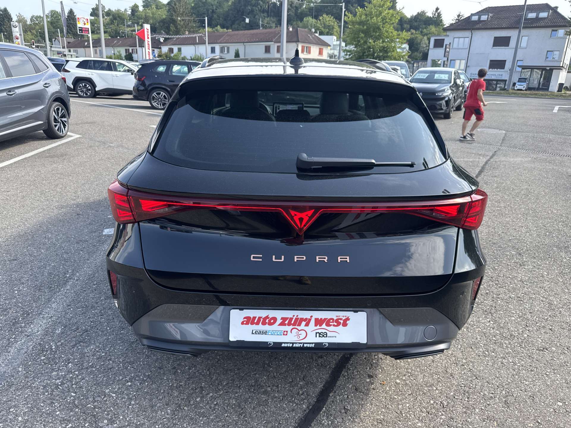CUPRA LEON ST 1.5 eTSI DSG-Automat-image-14