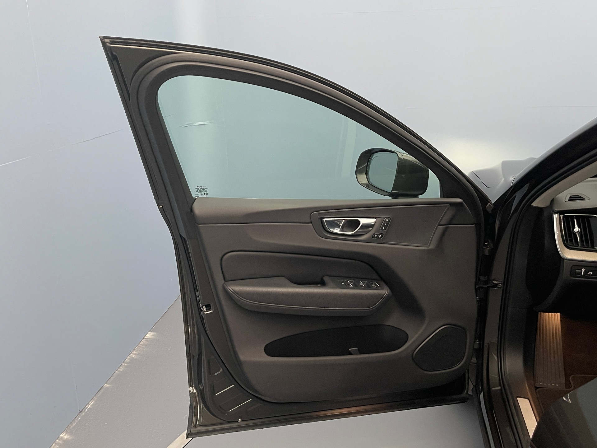 VOLVO XC60 2.0 T6 TE Inscription eAWD-image-10