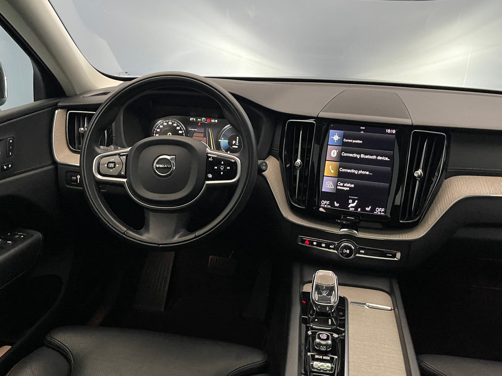 VOLVO XC60 2.0 T6 TE Inscription eAWD-image-12