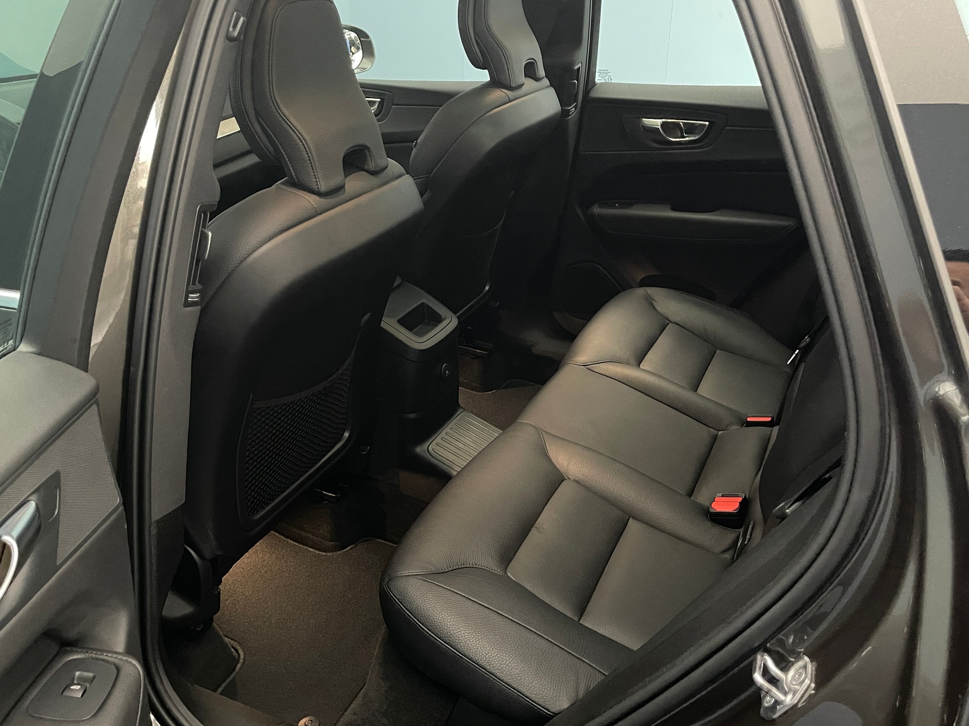 VOLVO XC60 2.0 T6 TE Inscription eAWD-image-9