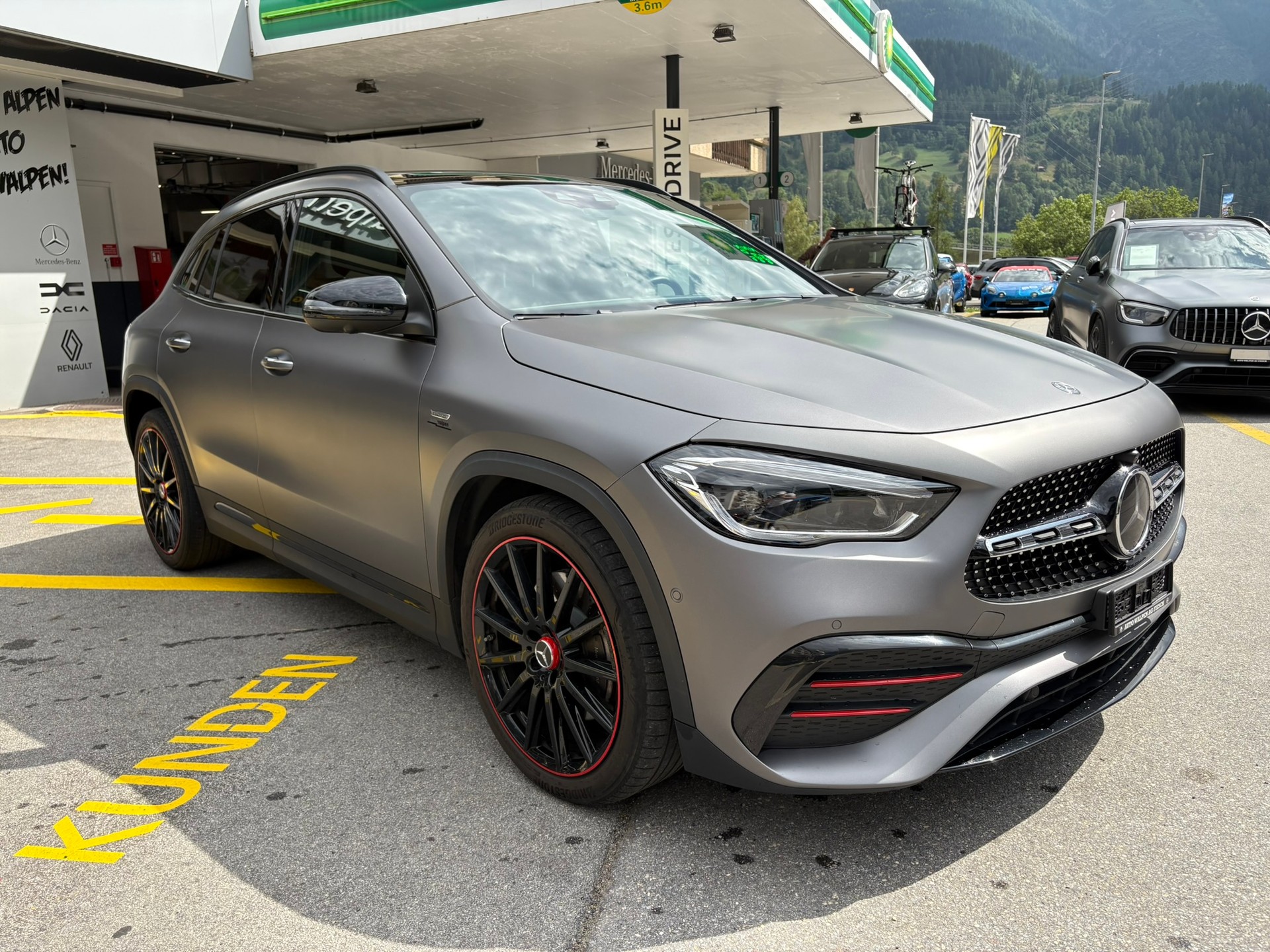 MERCEDES-BENZ GLA 250 Edition 1. 4Matic-image-2