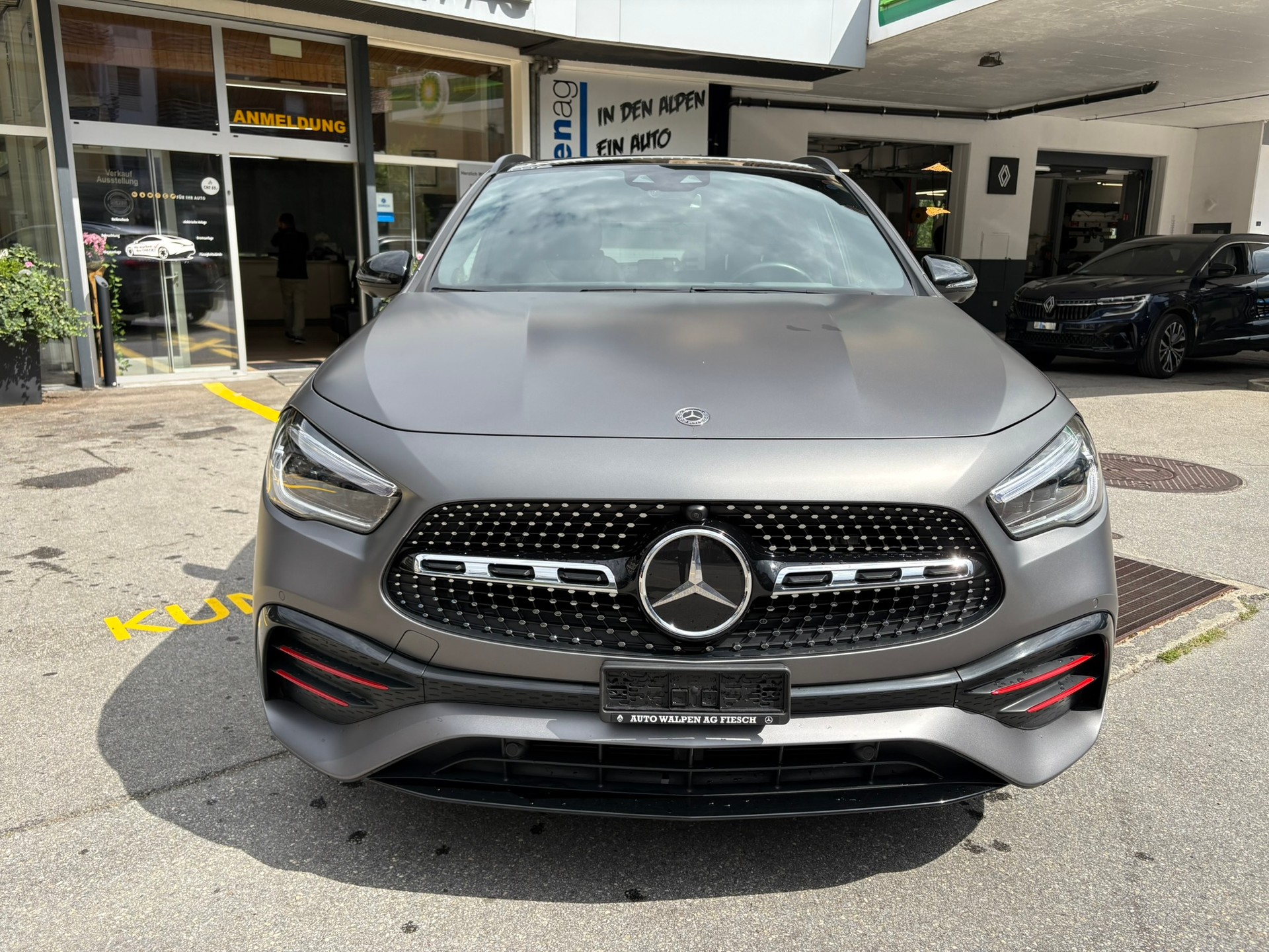 MERCEDES-BENZ GLA 250 Edition 1. 4Matic-image-1
