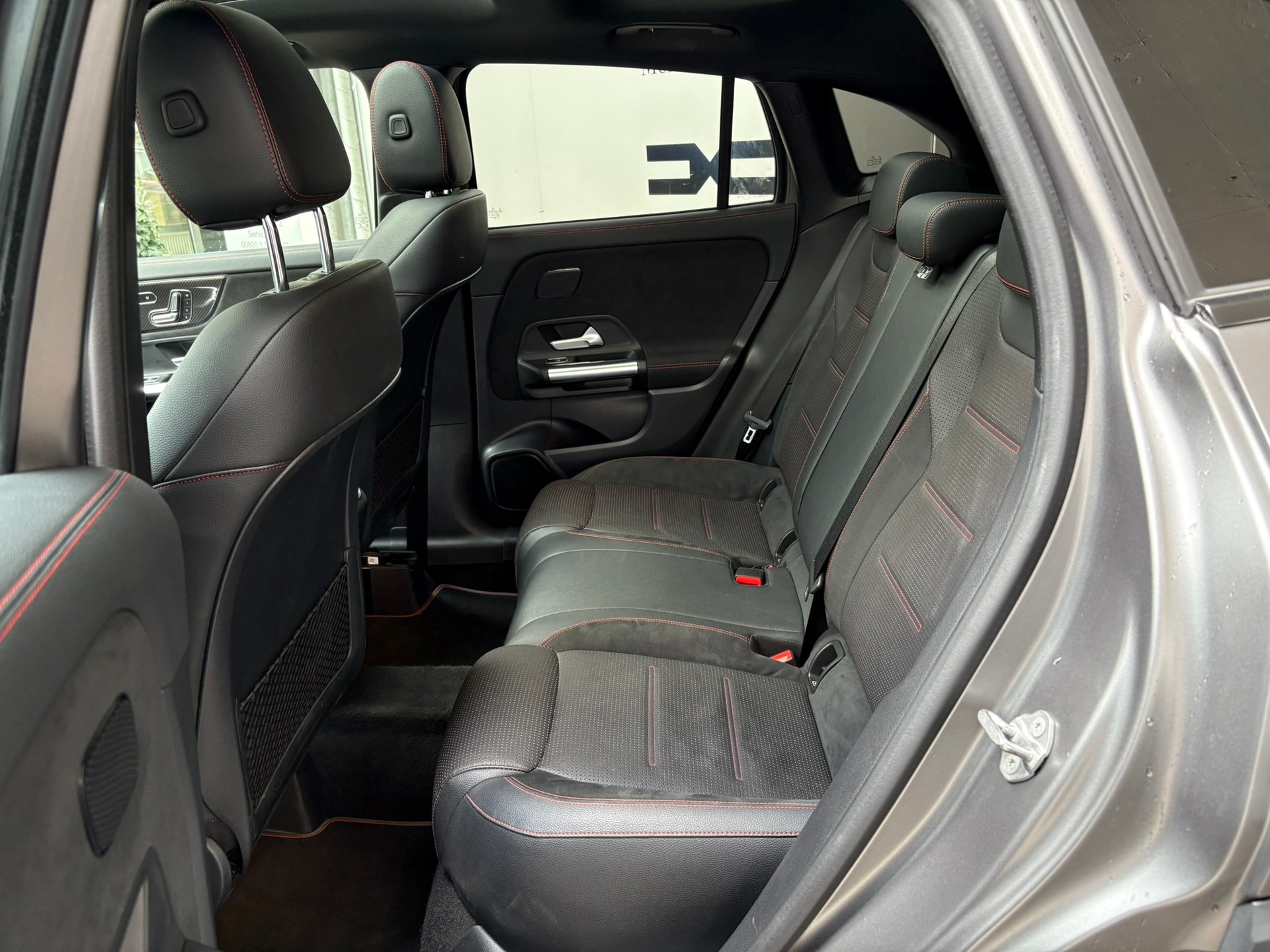 MERCEDES-BENZ GLA 250 Edition 1. 4Matic-image-12