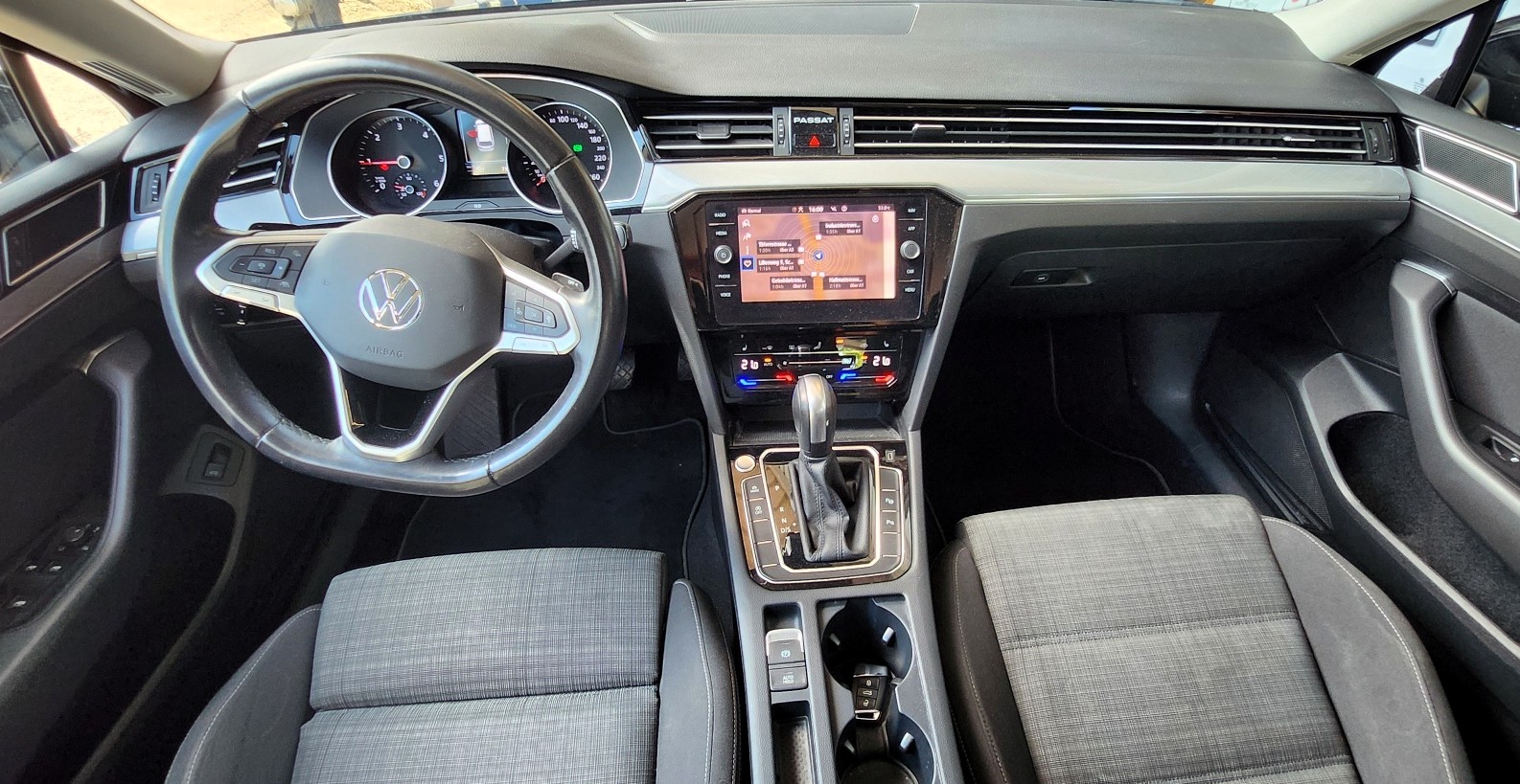 VW Passat 2.0 TDI BMT Business DSG-image-8