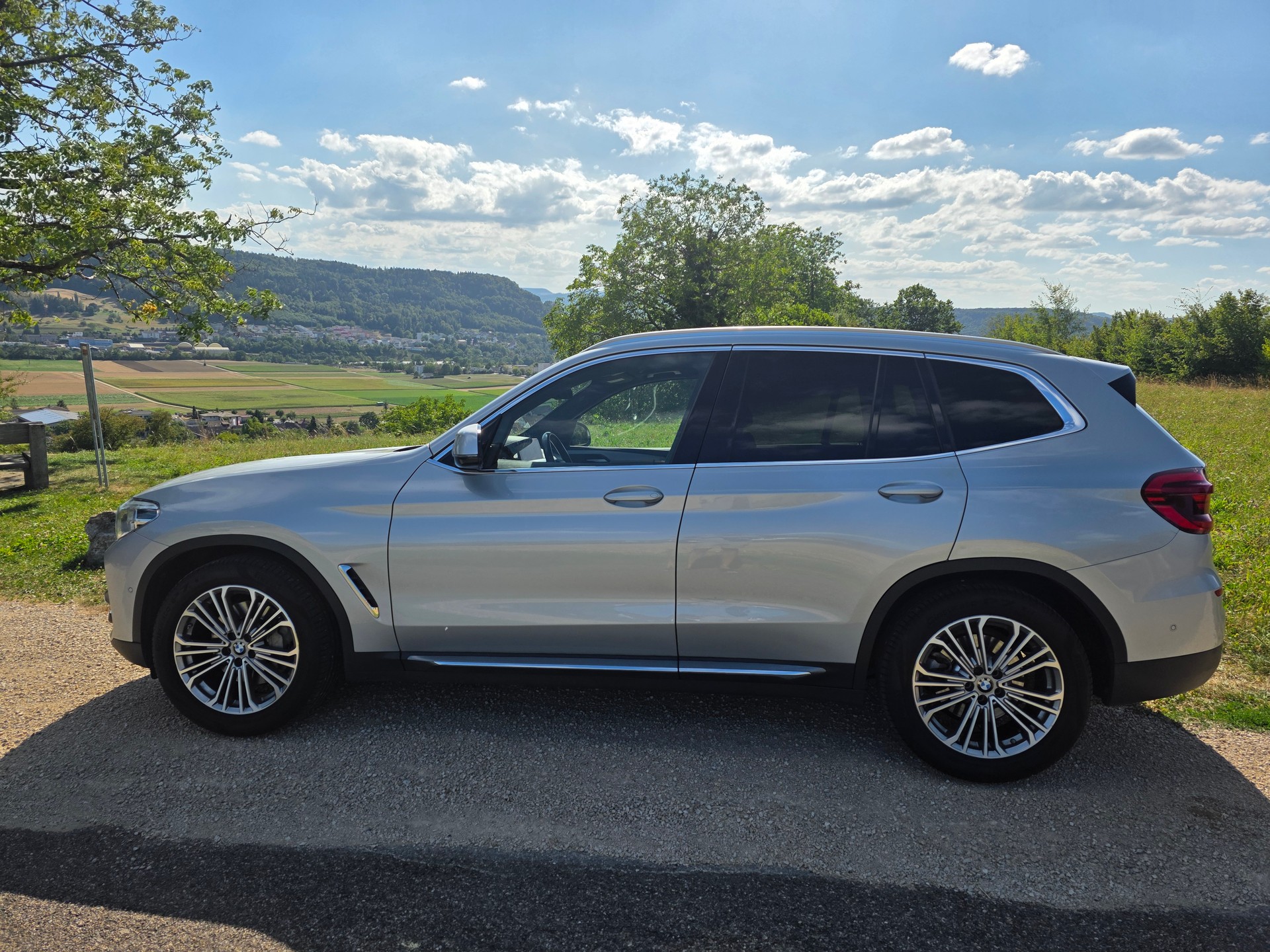 BMW 25d xDrive-image-0