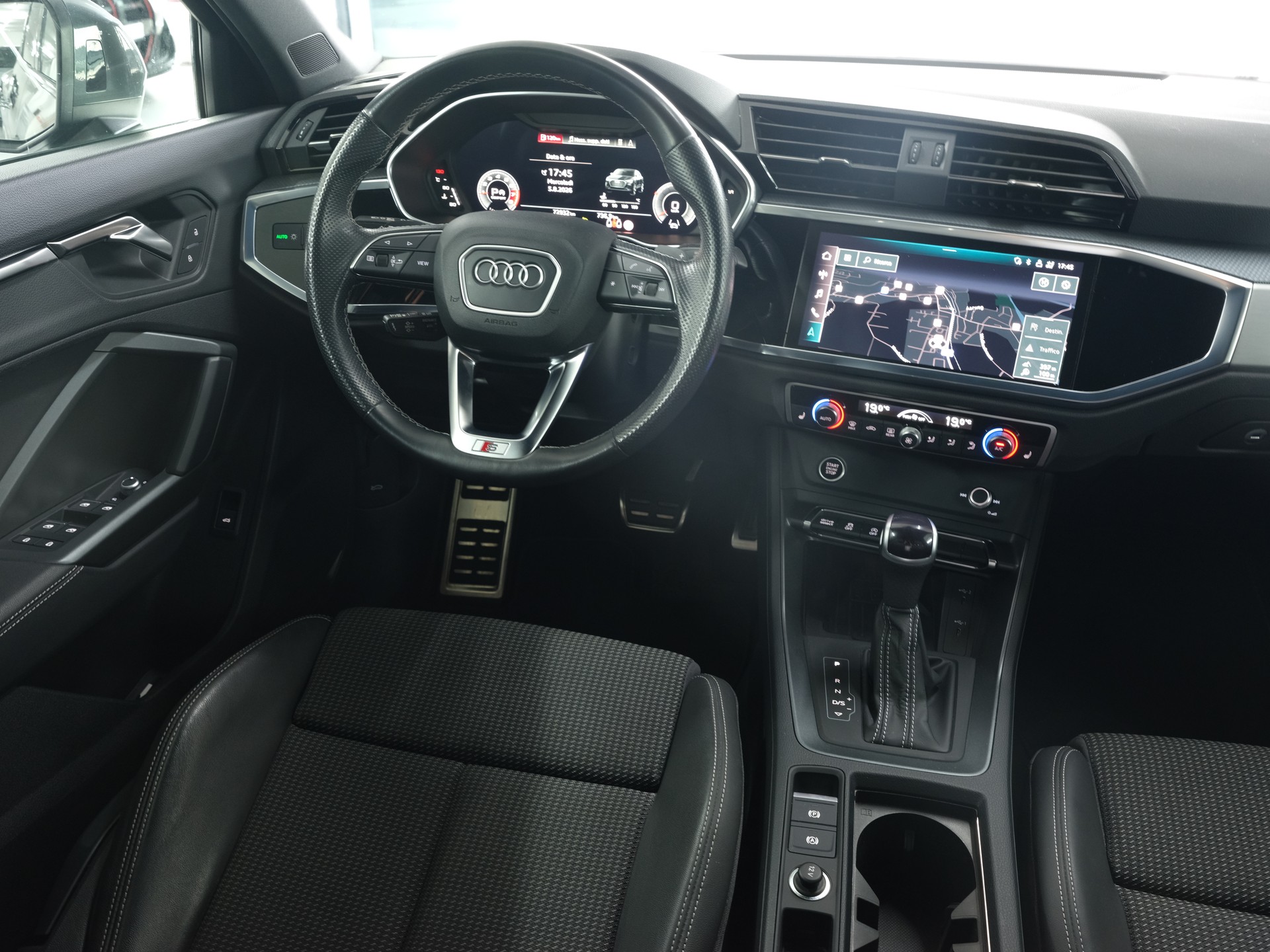 AUDI Q3 Sportback 35 TFSI S line S-tronic *360 Kamera* *S-Line* *Carplay*-image-16