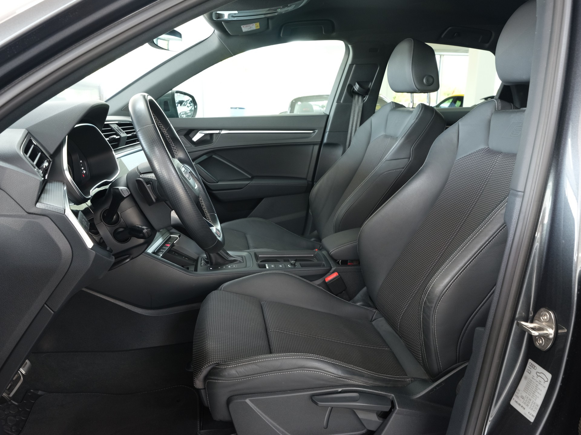 AUDI Q3 Sportback 35 TFSI S line S-tronic *360 Kamera* *S-Line* *Carplay*-image-11
