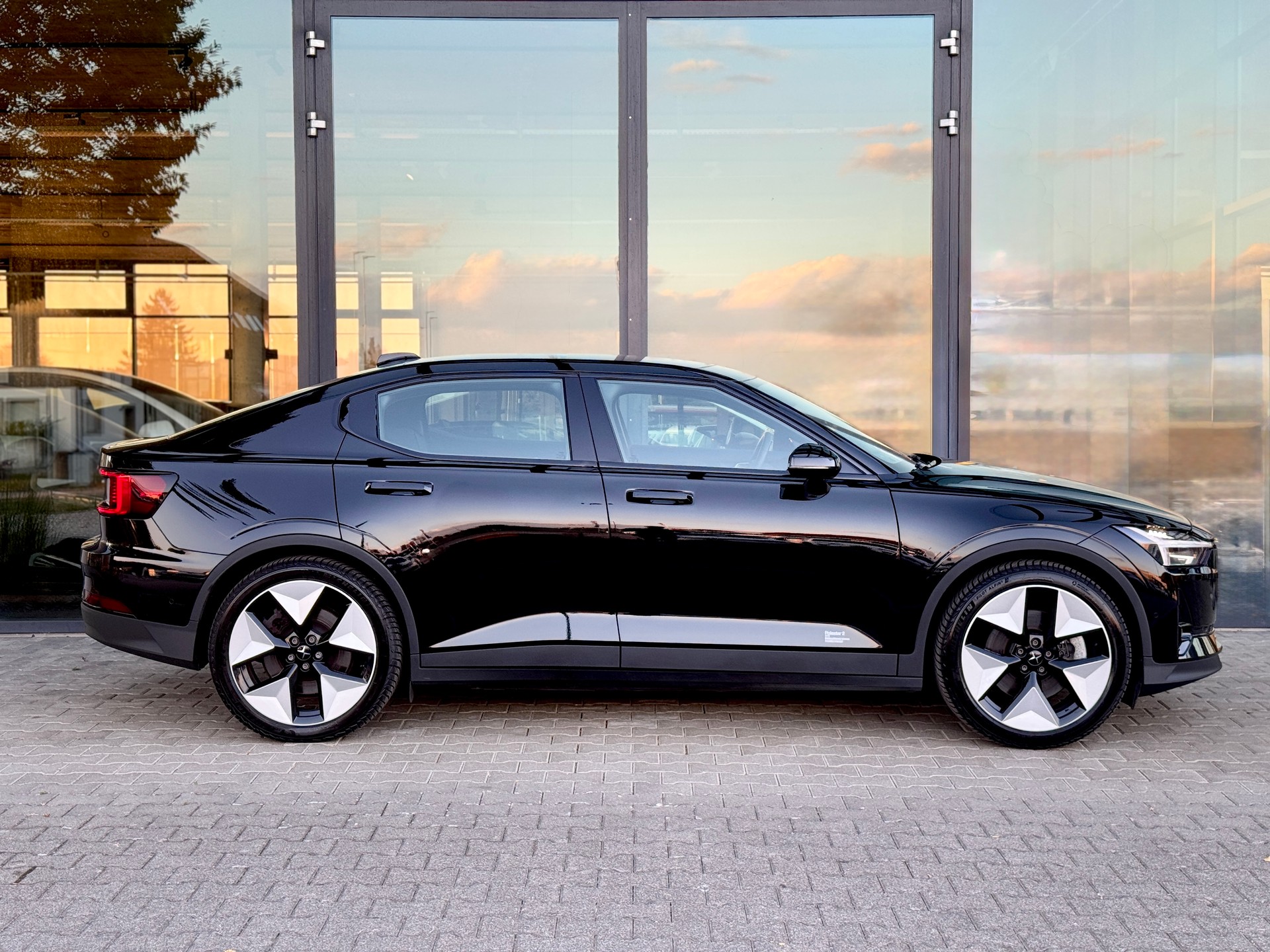 POLESTAR Polestar 2 Long Range Dual 78 kWh MY23-image-6