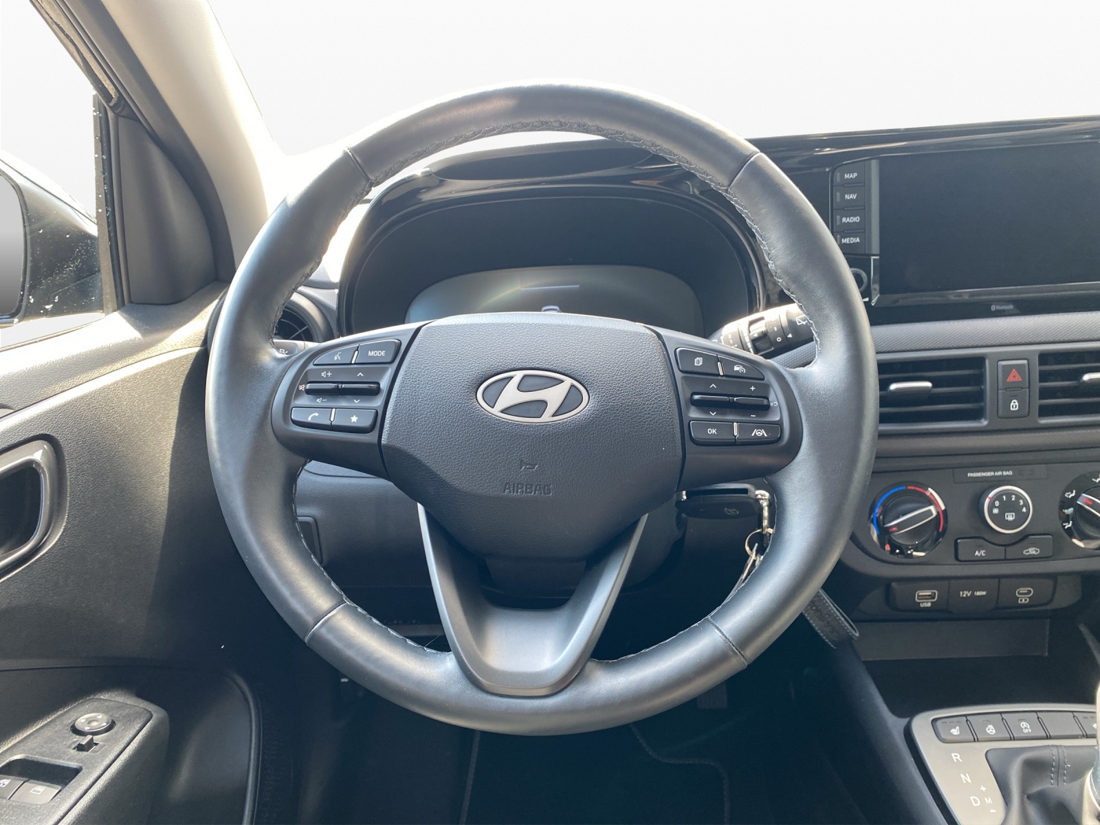 HYUNDAI i10 1.2 Amplia-image-12