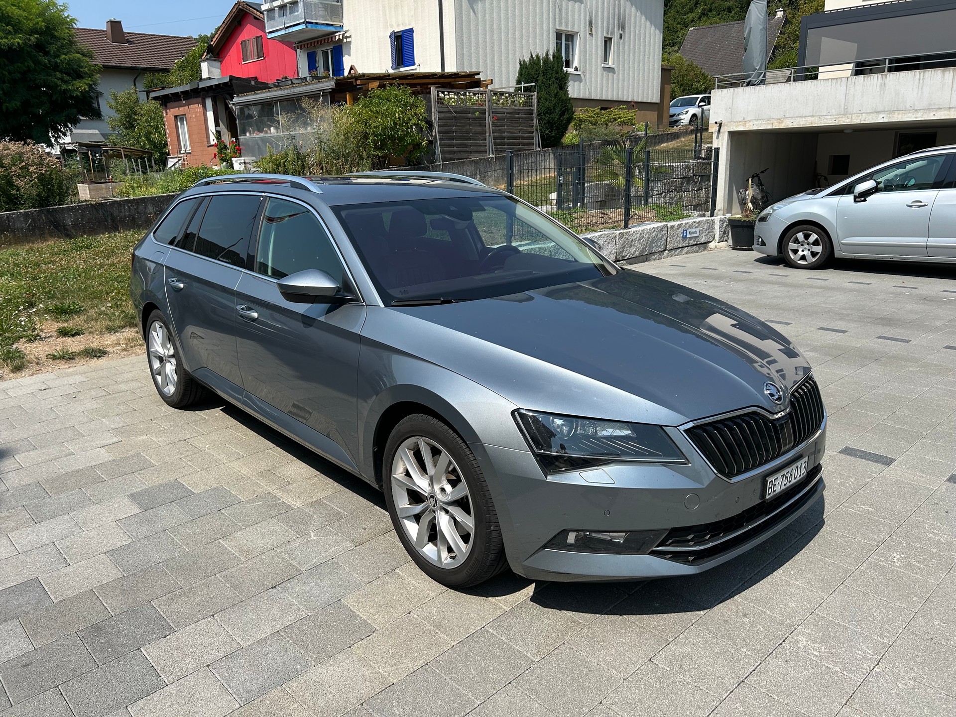 SKODA 2.0 TSI 220 Style DSG-image-0