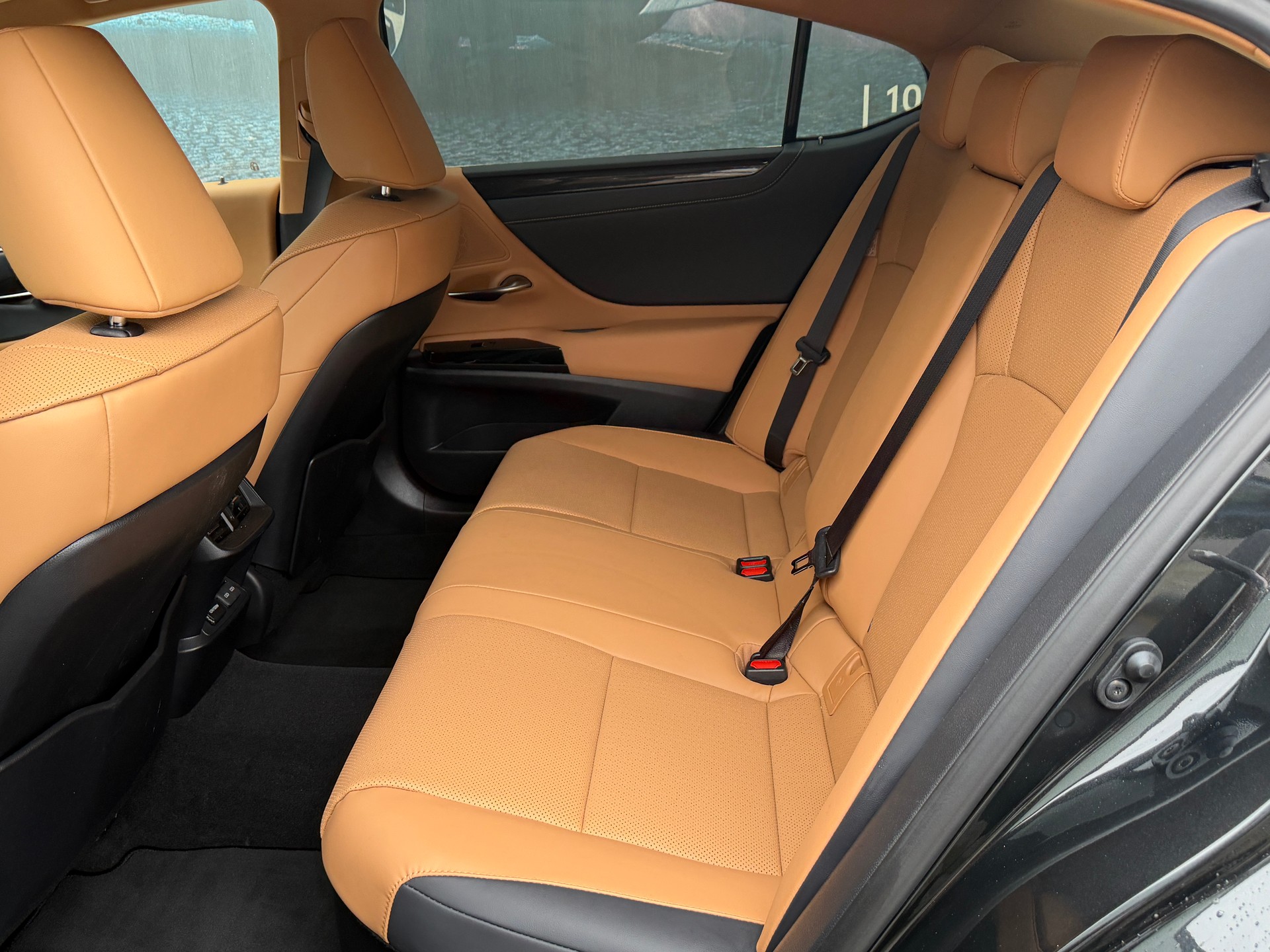 LEXUS ES 300h Comfort-image-7