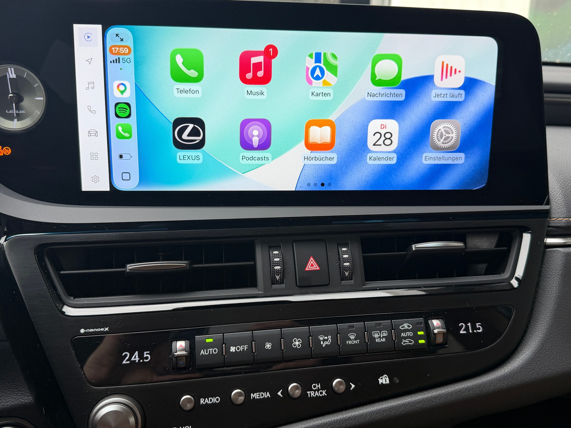 LEXUS ES 300h Comfort-image-13