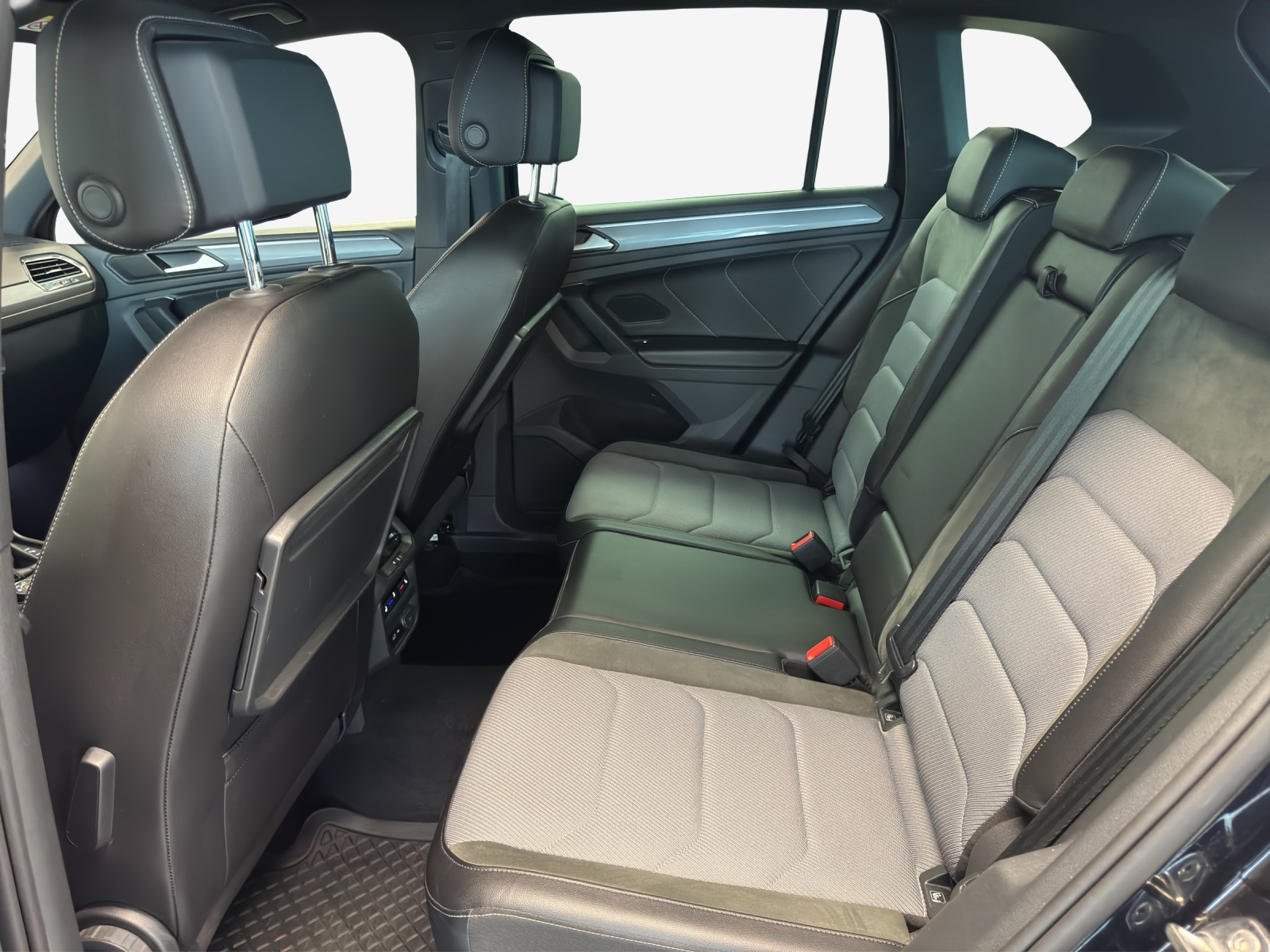 VW Tiguan 2.0TSI Highline 4Motion DSG-image-11