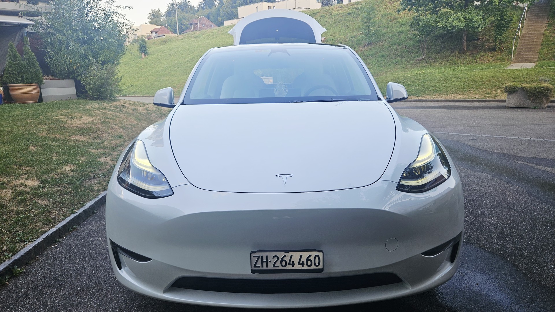 TESLA Long Range AWD