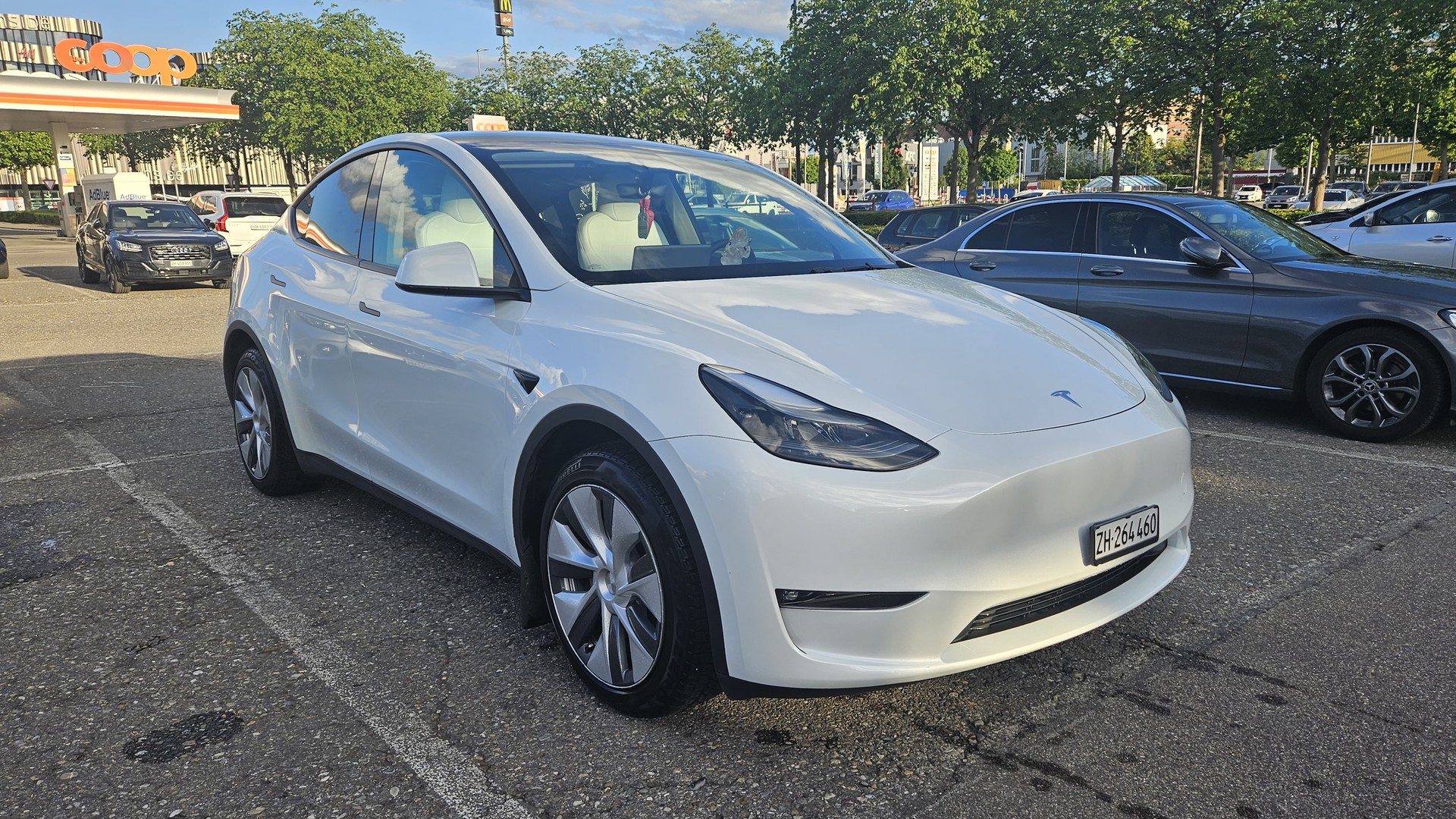 TESLA Long Range AWD-image-14