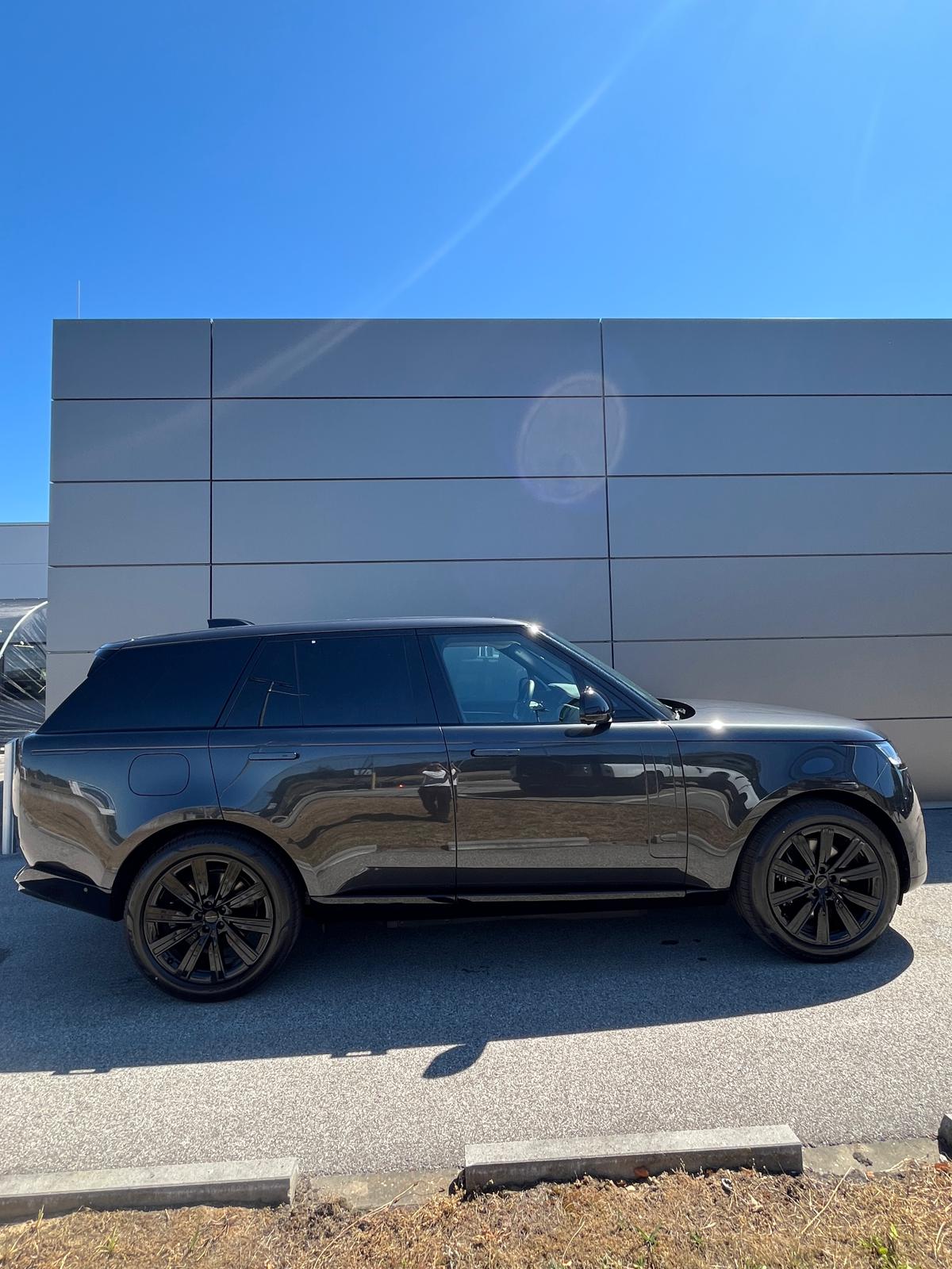 LAND ROVER Range Rover Autobiography 3.0 PHEV 550 AWD-image-25