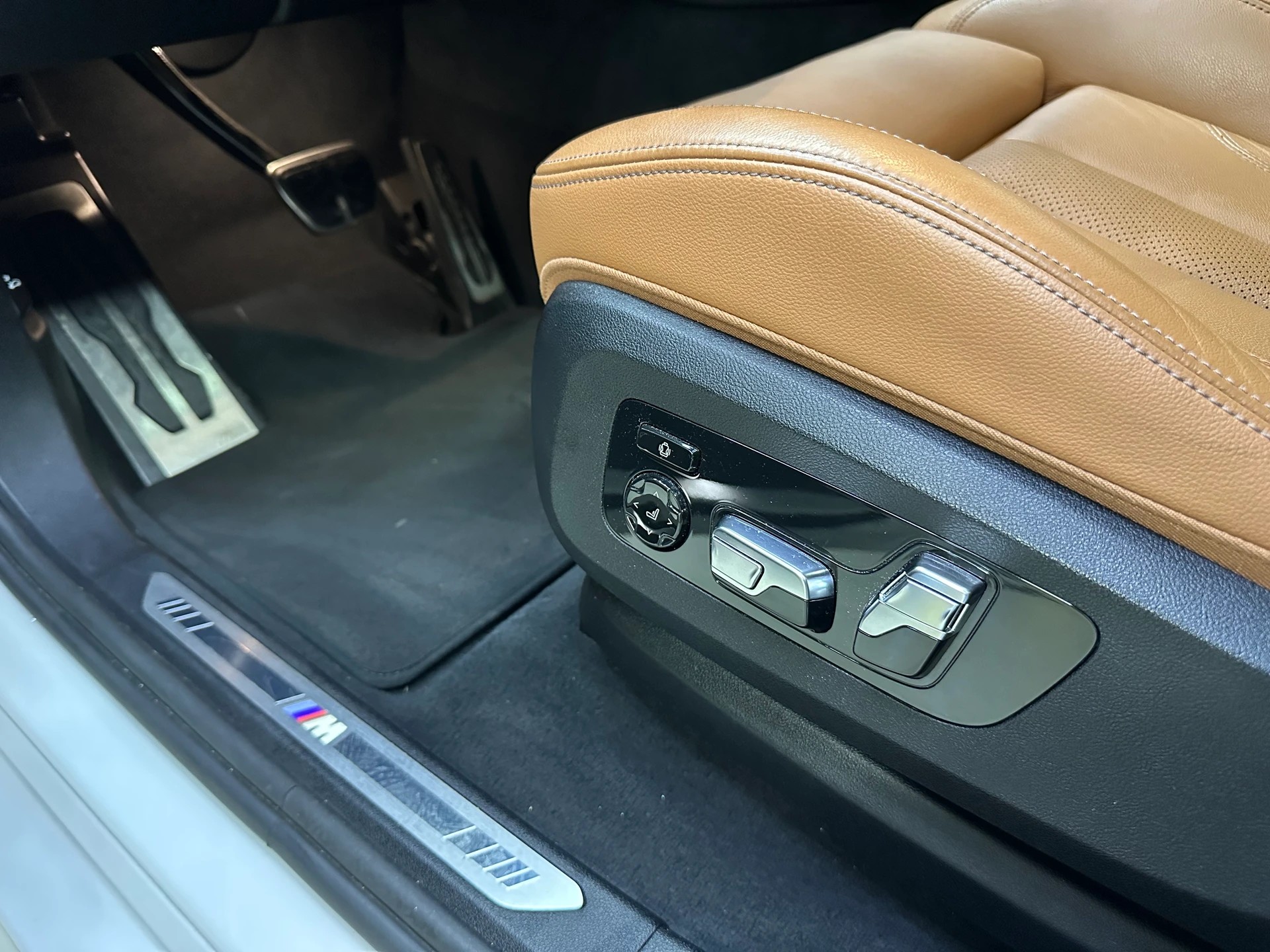 BMW X6 xDrive 48V 40d Steptronic M Sport-image-12