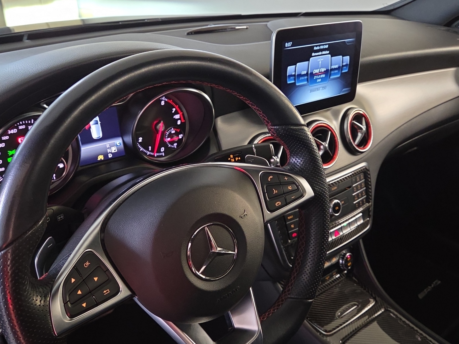 MERCEDES-BENZ CLA 250 AMG Line 4Matic-image-13