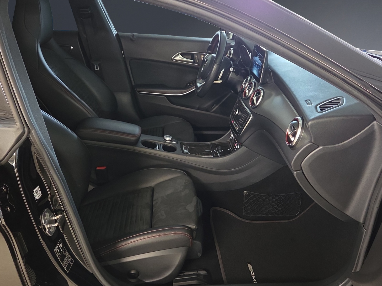 MERCEDES-BENZ CLA 250 AMG Line 4Matic-image-9