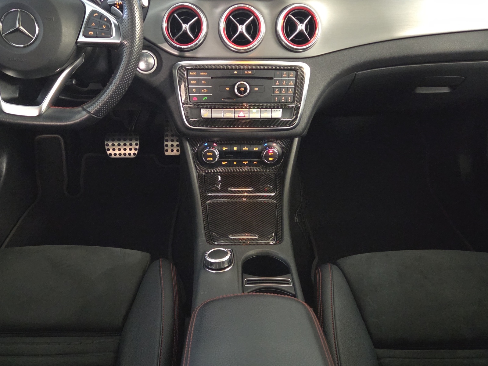MERCEDES-BENZ CLA 250 AMG Line 4Matic-image-17