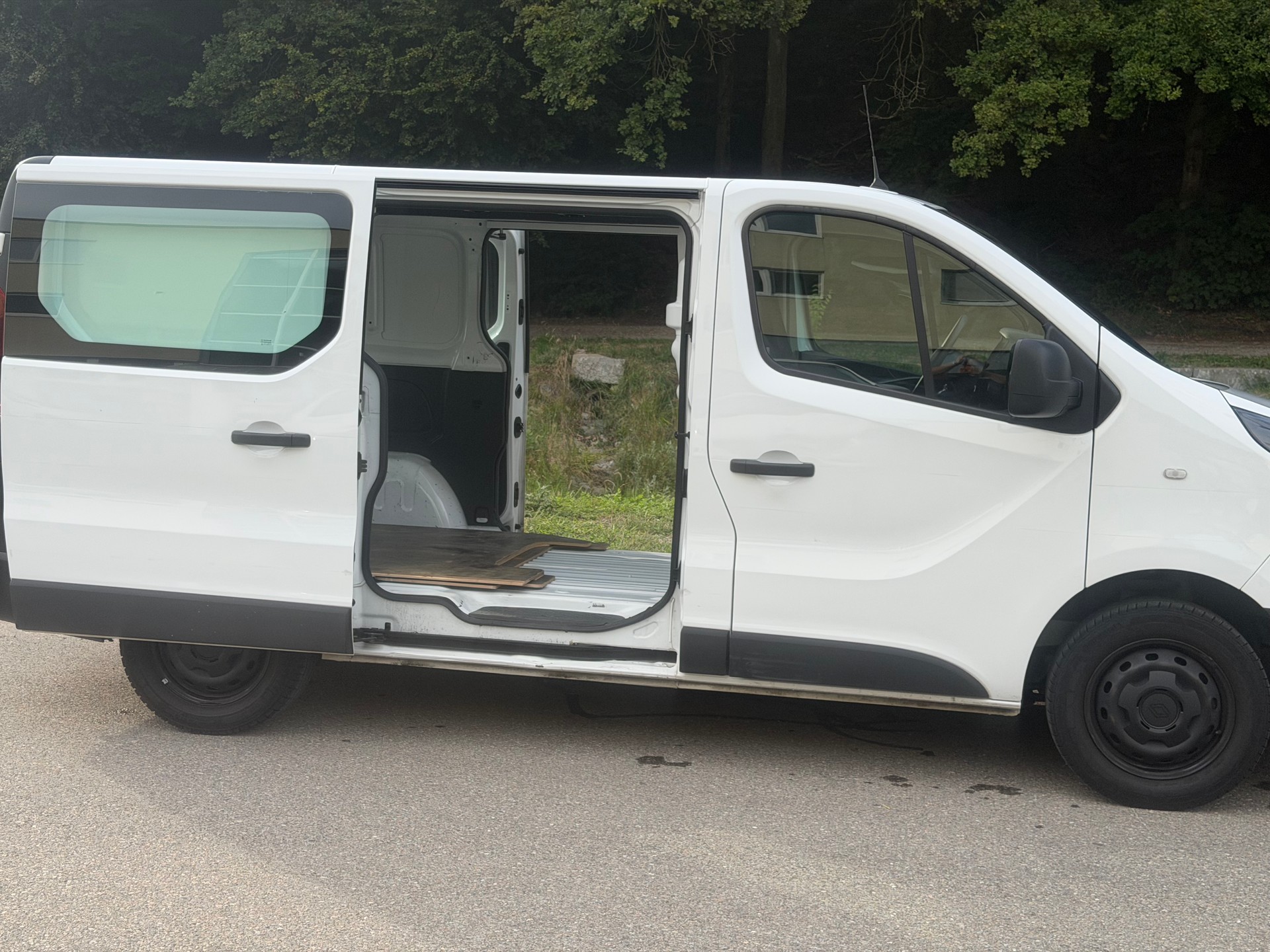 RENAULT Trafic 2.0 Energy dCi 120 3.0t Business L1H1-image-8