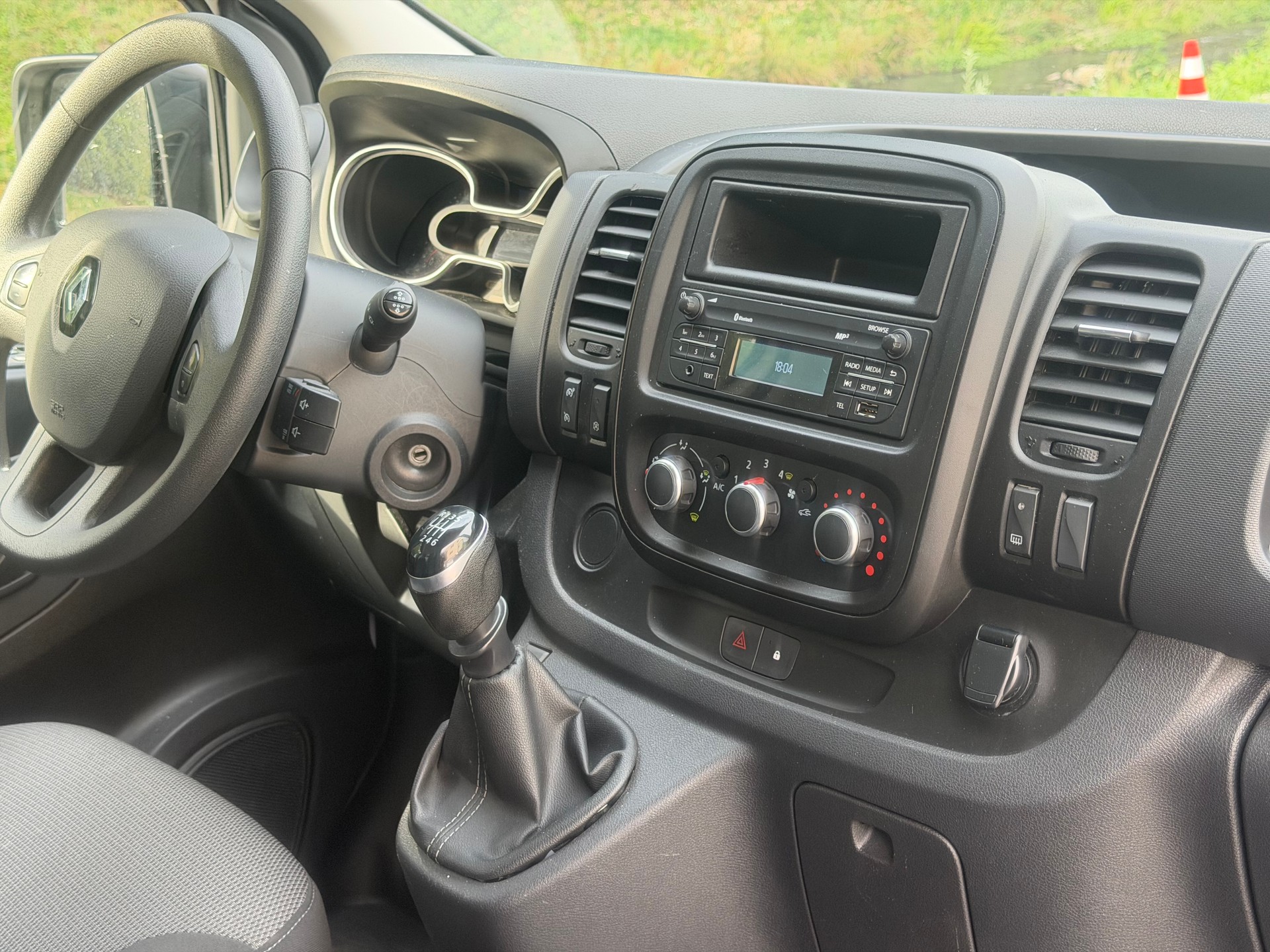 RENAULT Trafic 2.0 Energy dCi 120 3.0t Business L1H1-image-7