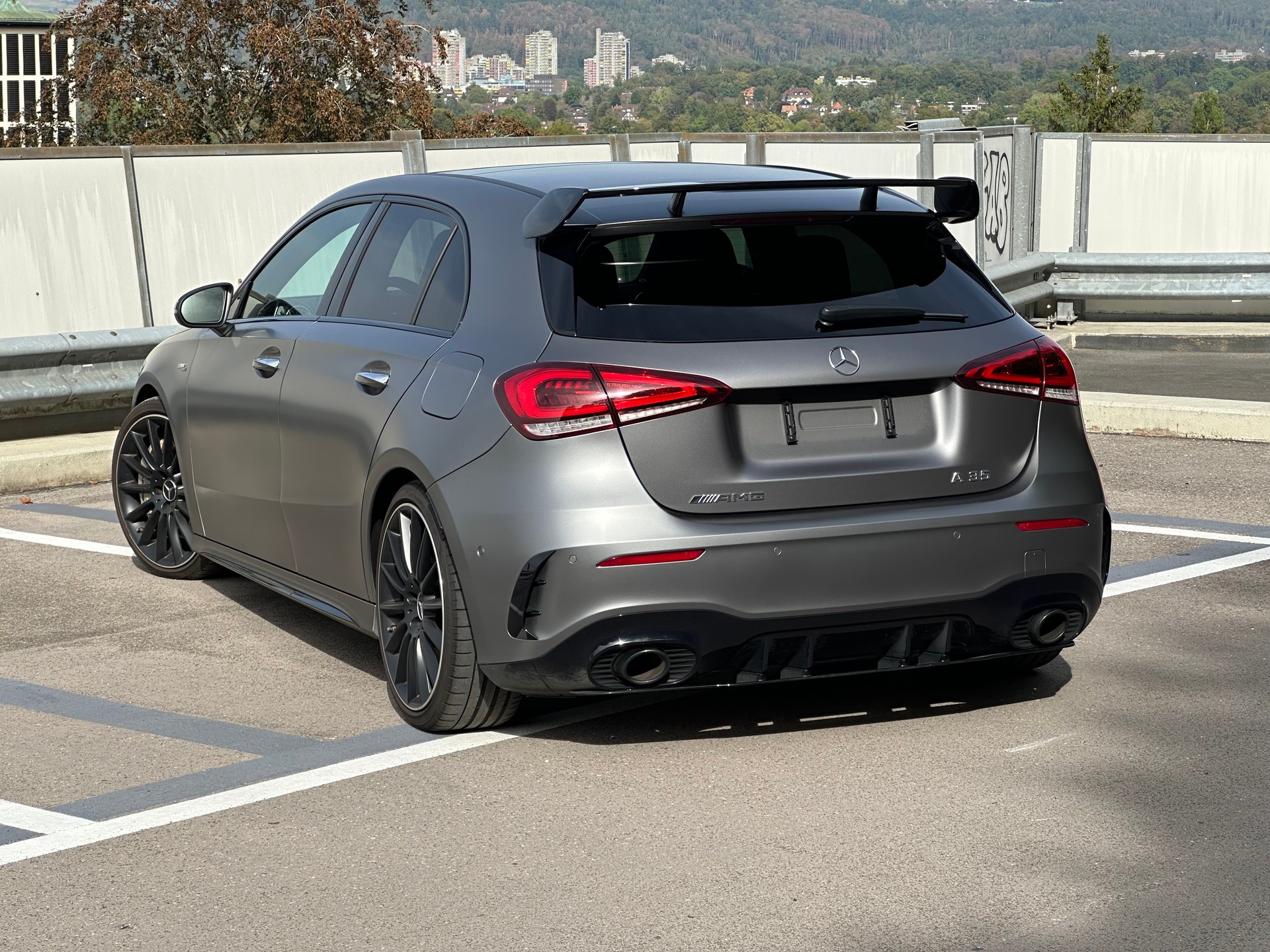MERCEDES-BENZ A 35 AMG 4matic-image-1
