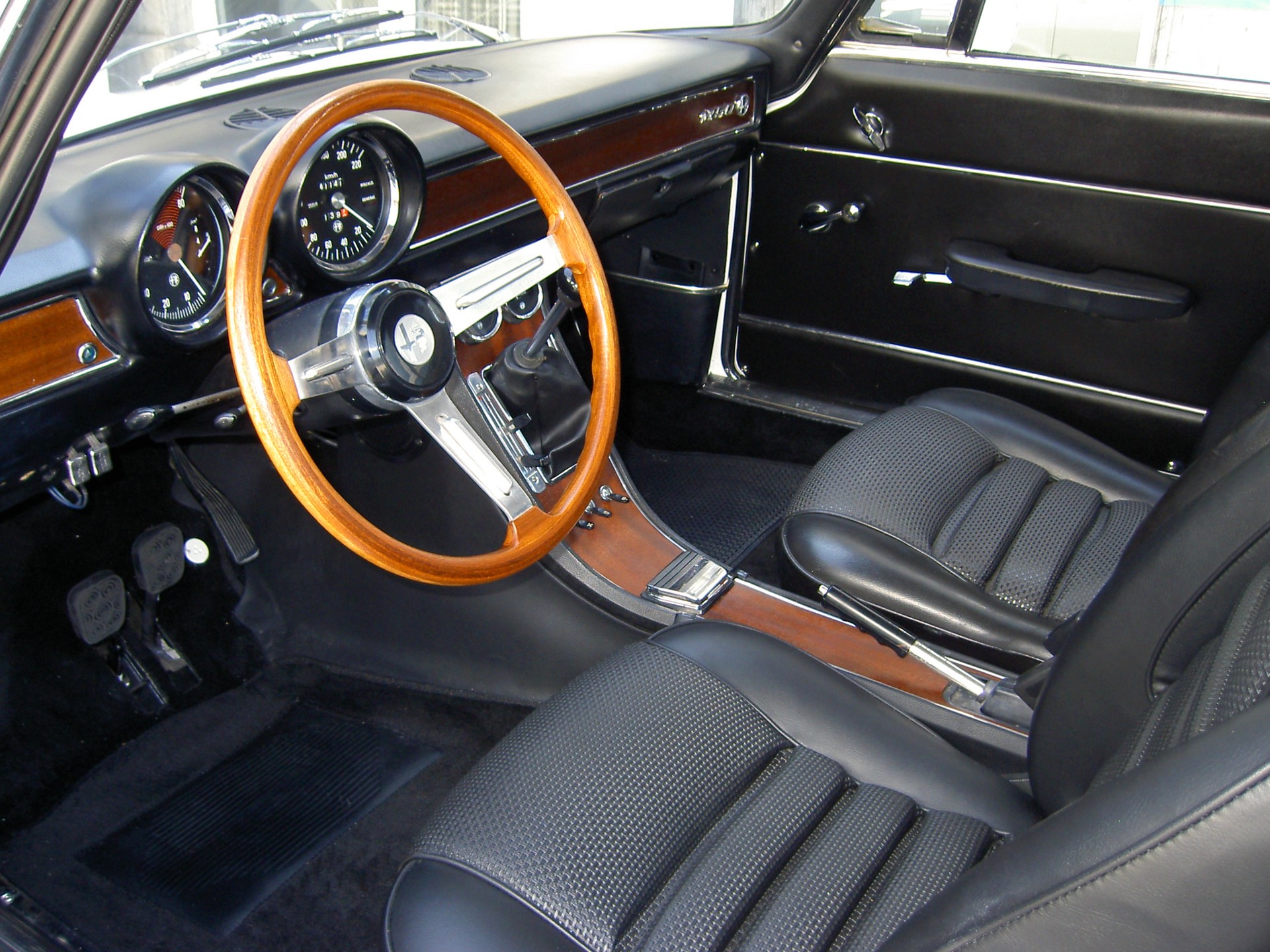 ALFA ROMEO 1750 GTV (VETERAN)-image-8