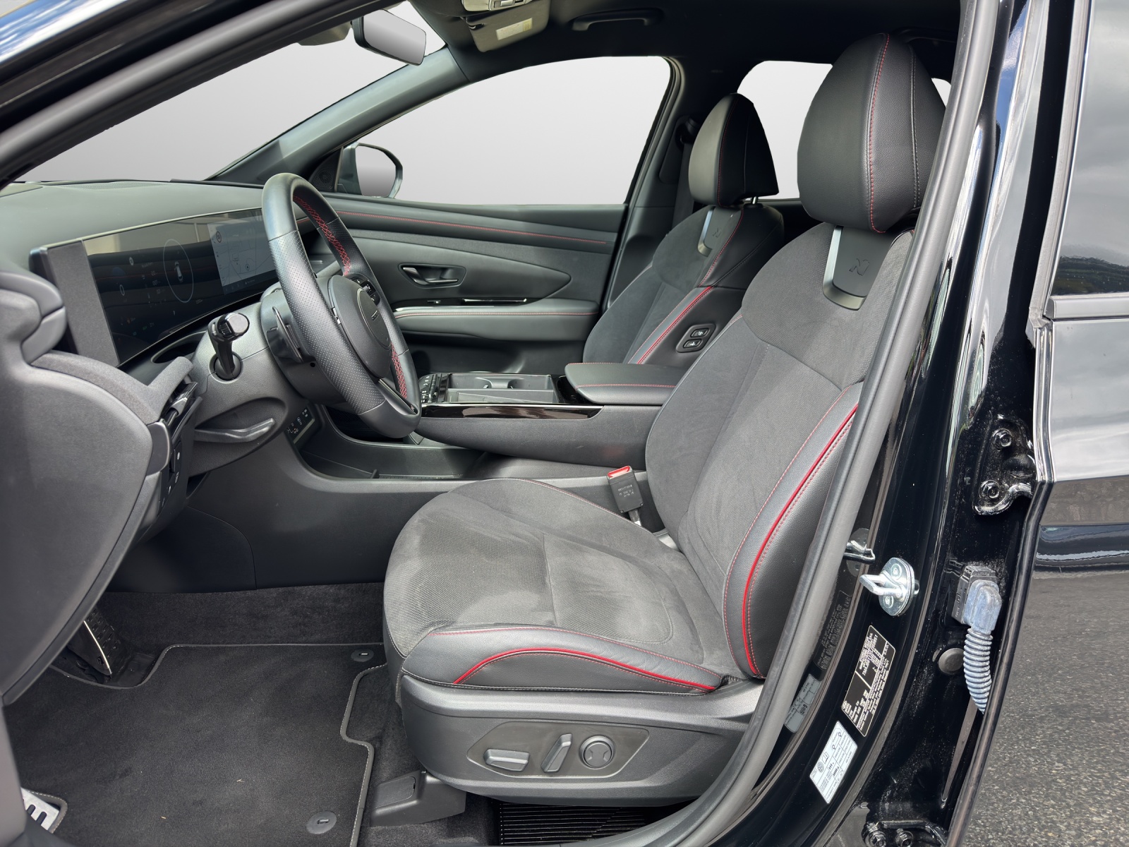 HYUNDAI Tucson 1.6 T-GDi HEV N-Line LUX.pack 4WD MY25-image-4