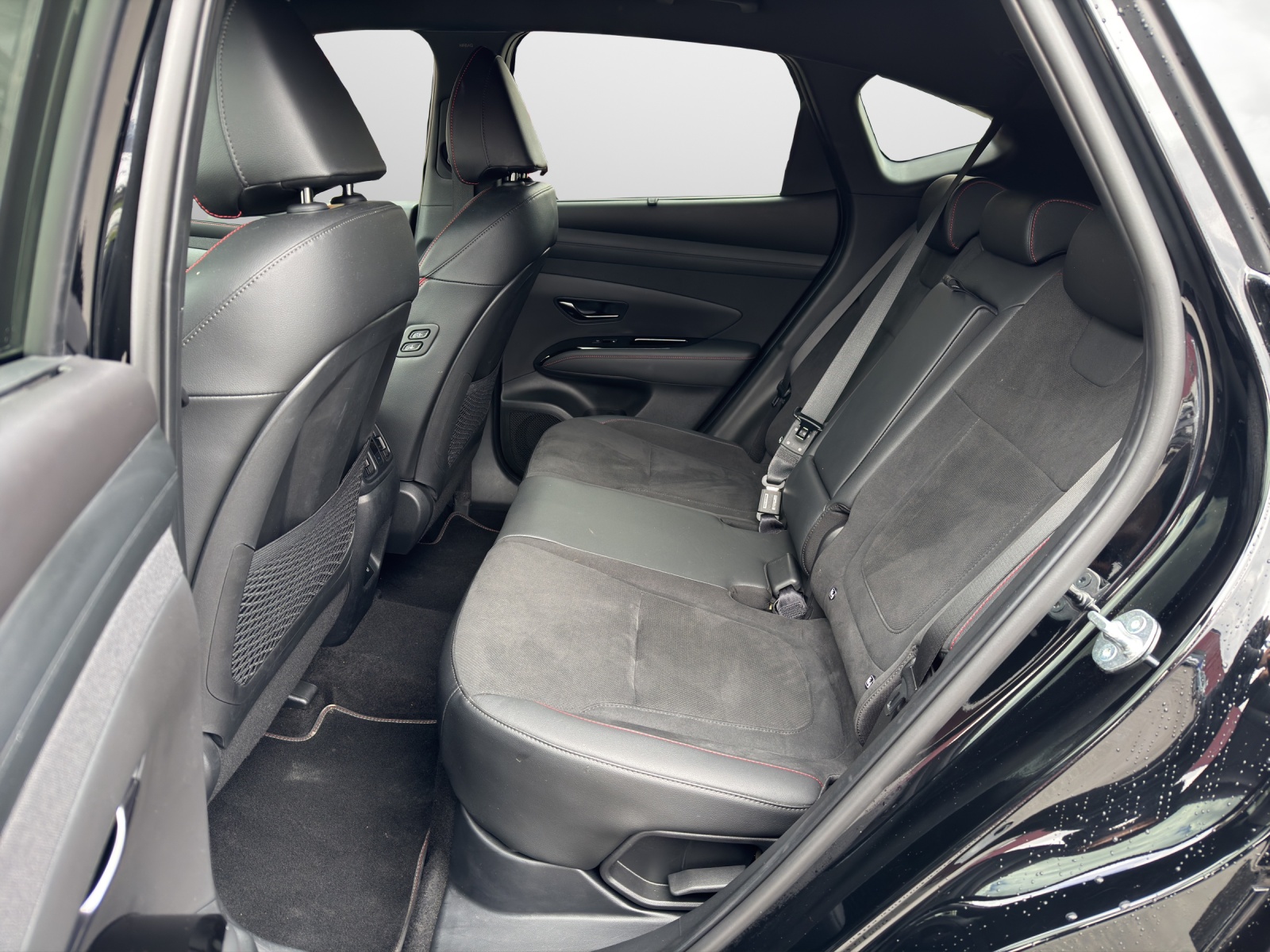 HYUNDAI Tucson 1.6 T-GDi HEV N-Line LUX.pack 4WD MY25-image-8