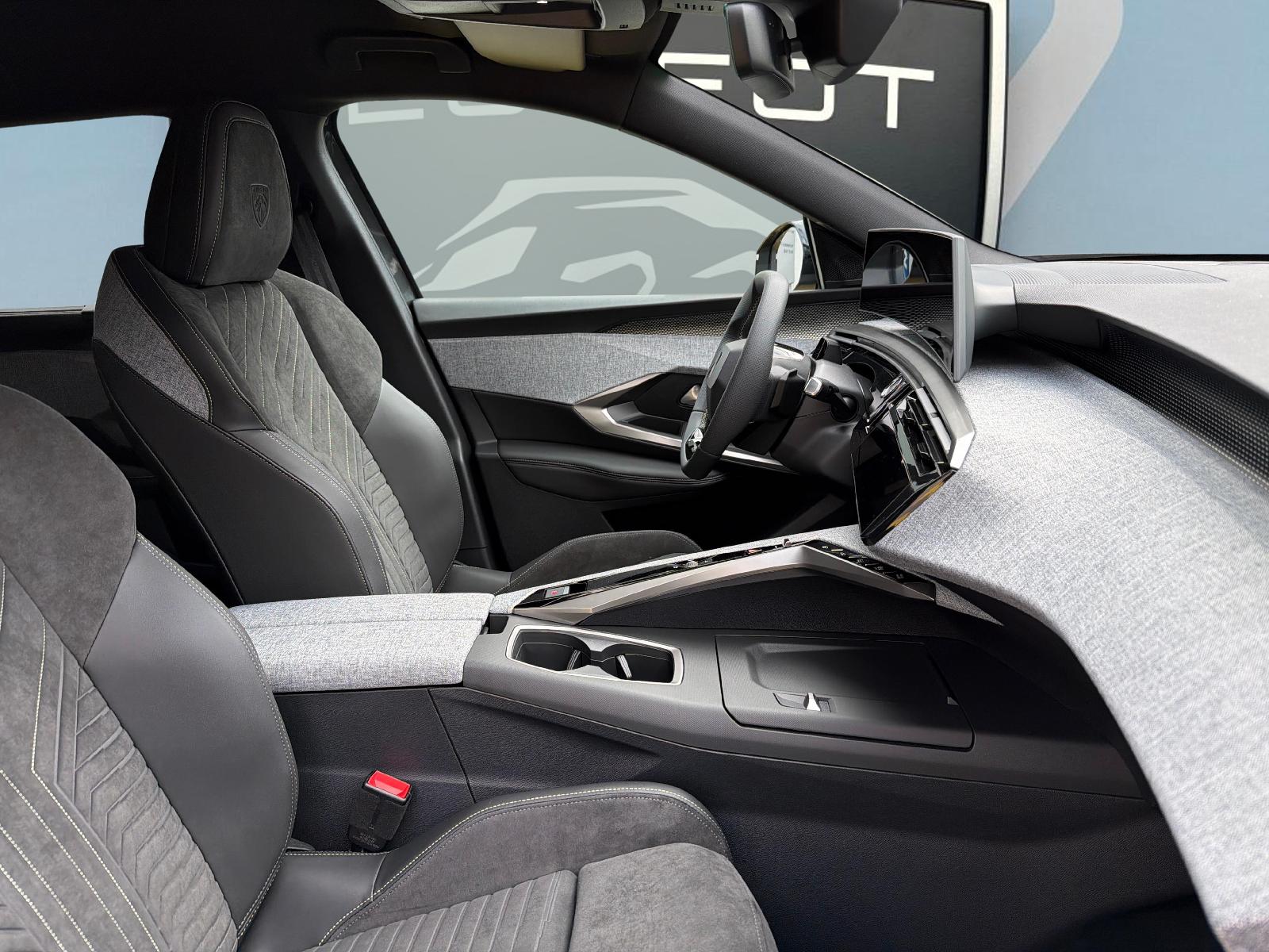 PEUGEOT 5008 1.6 PHEV 225 GT Exclusive-image-9