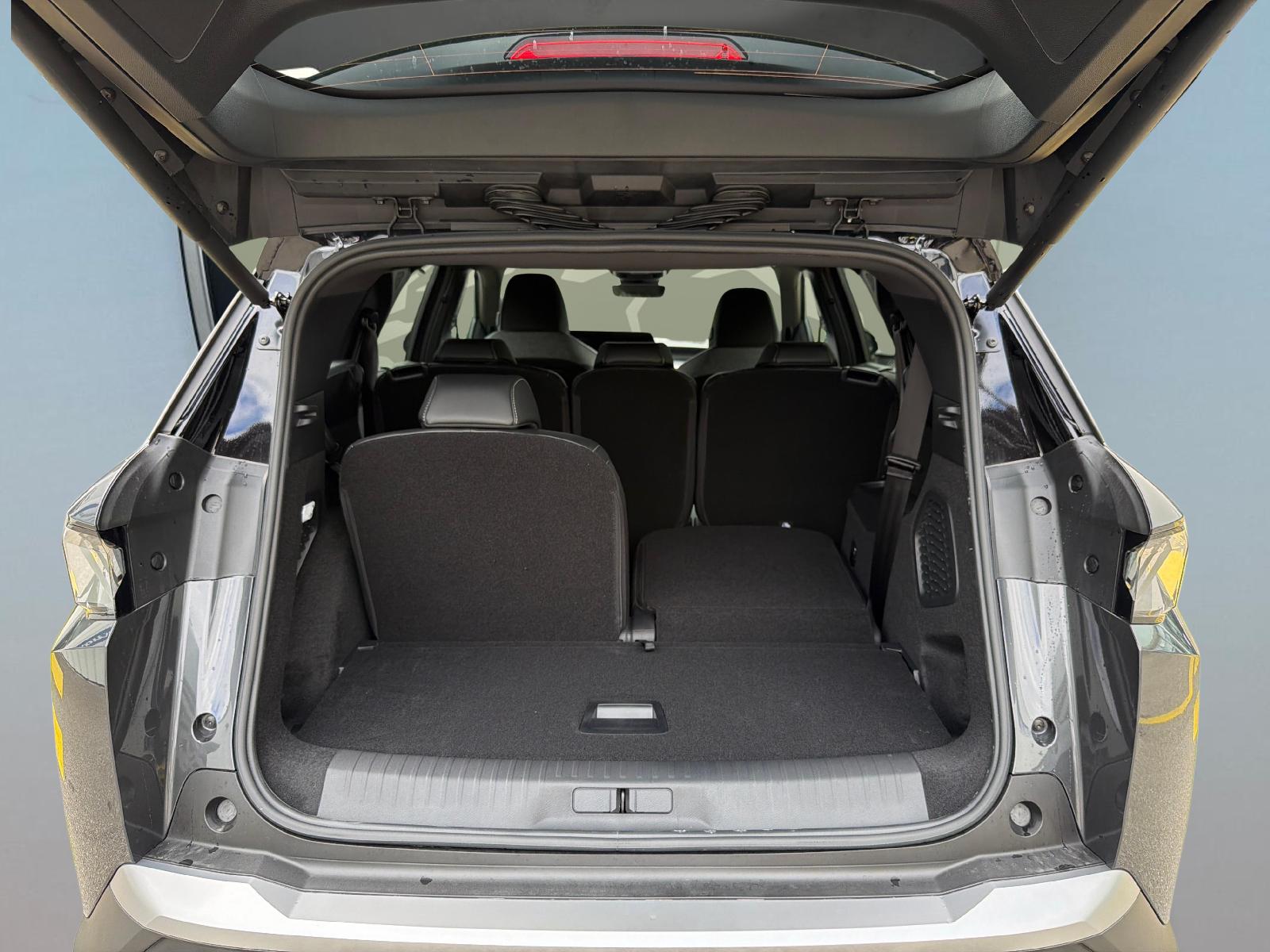 PEUGEOT 5008 1.6 PHEV 225 GT Exclusive-image-11
