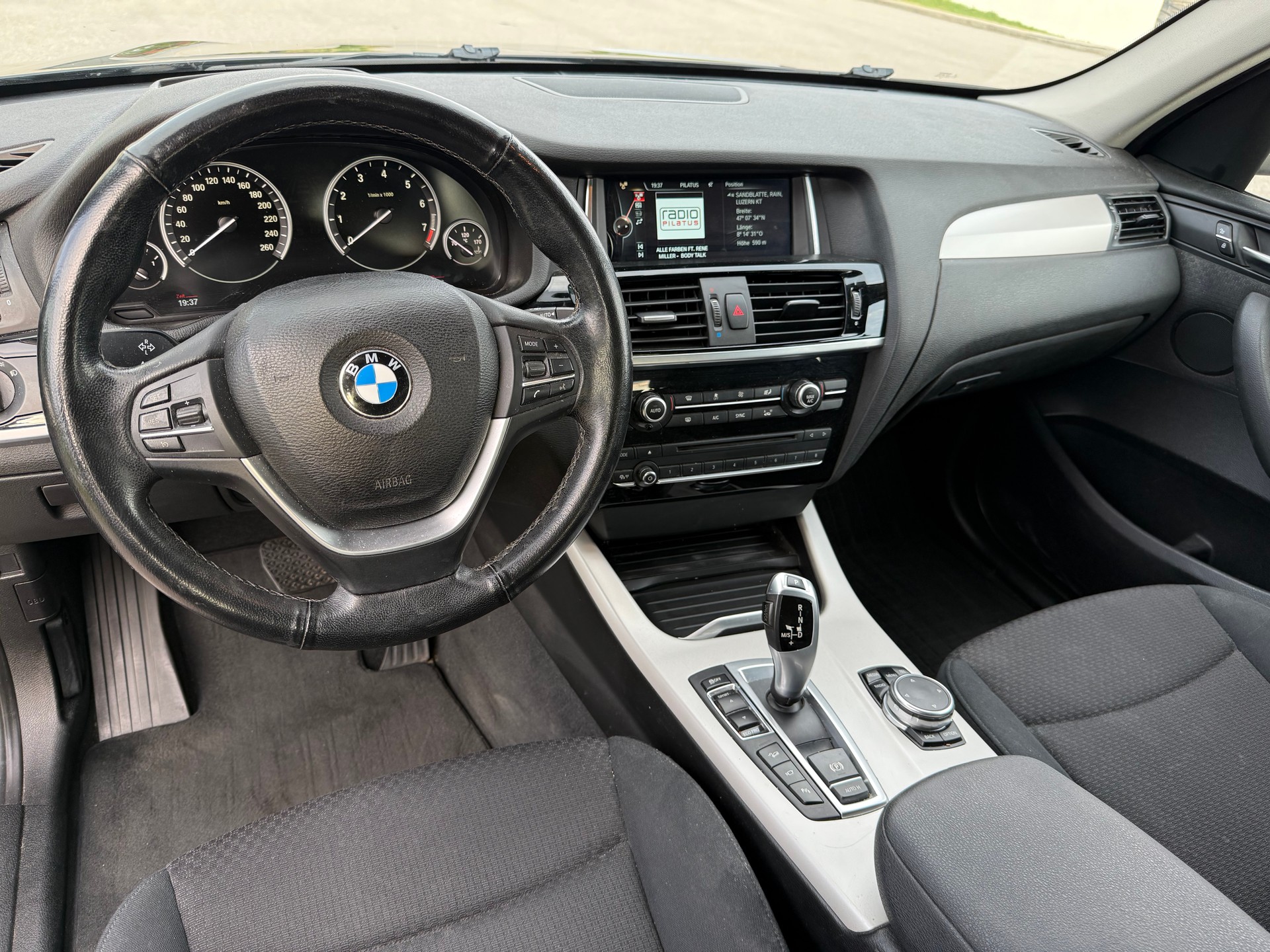 BMW X3 xDrive 28i xLine Steptronic-image-10