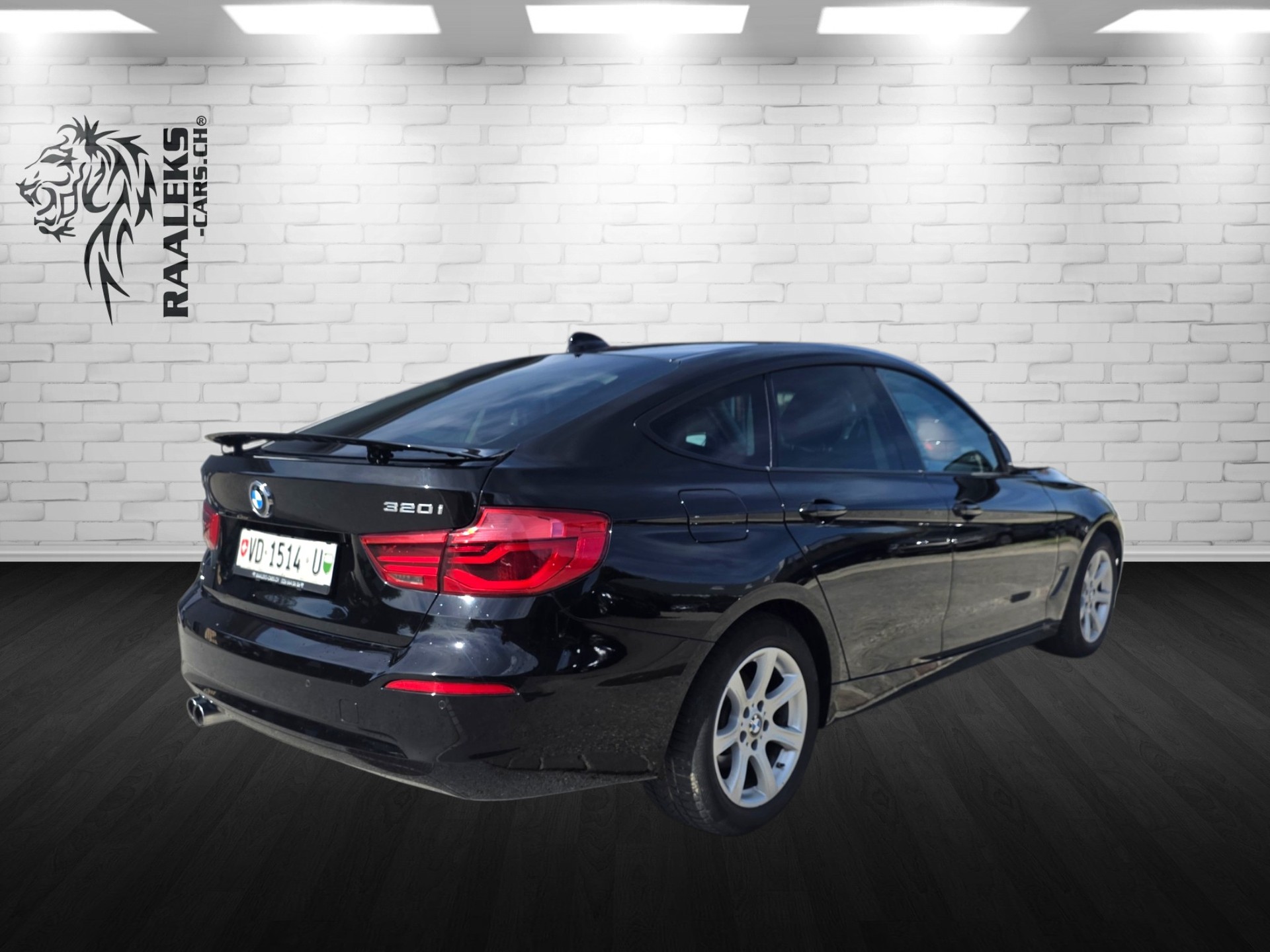 BMW 320i GT-showroom-element-2