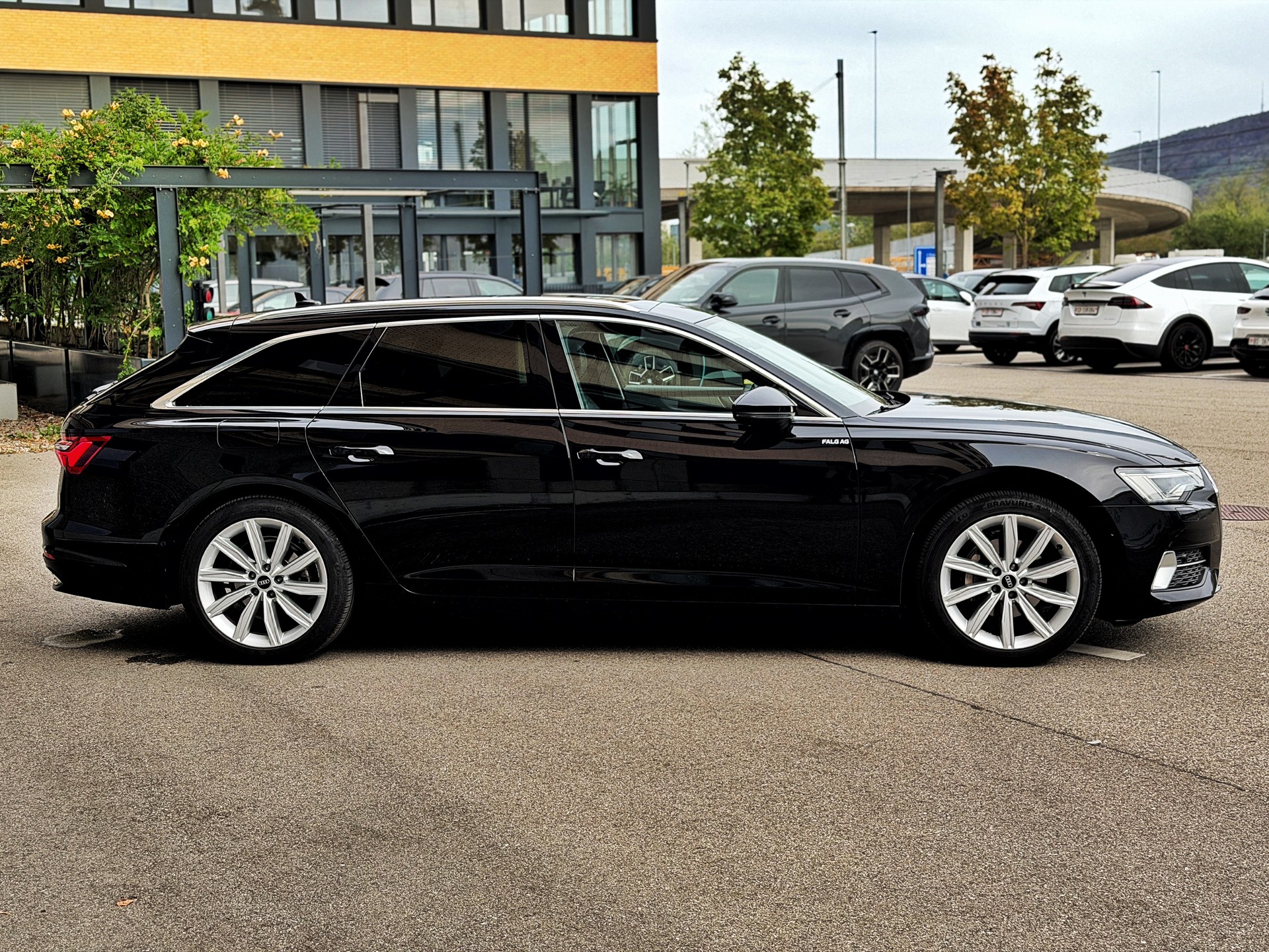 AUDI A6 Avant 40 TDI Sport Attraction quattro S-tronic-image-3