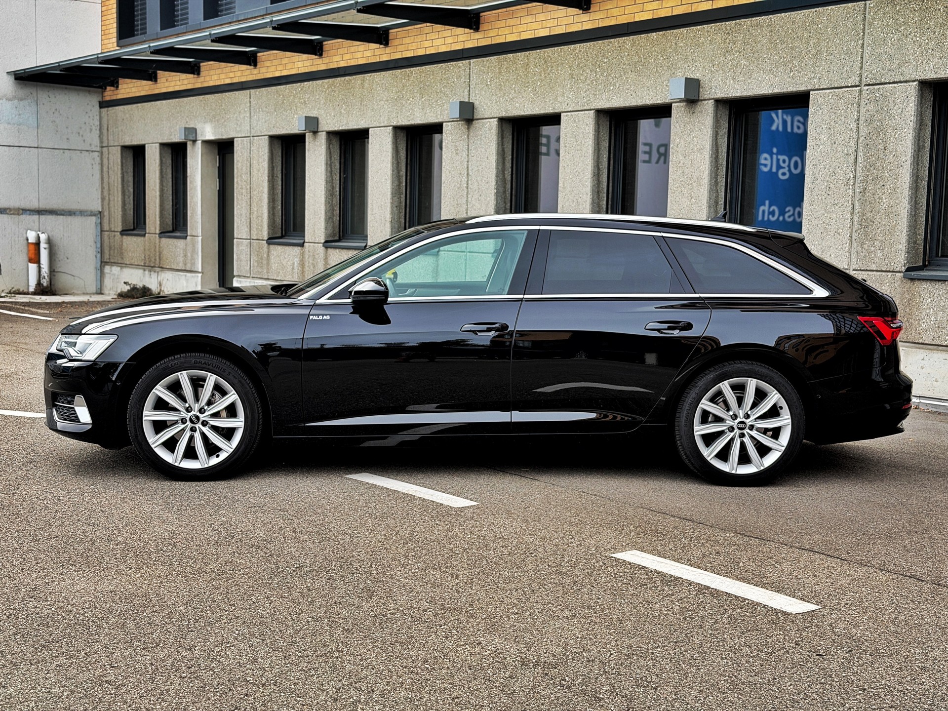 AUDI A6 Avant 40 TDI Sport Attraction quattro S-tronic-image-1