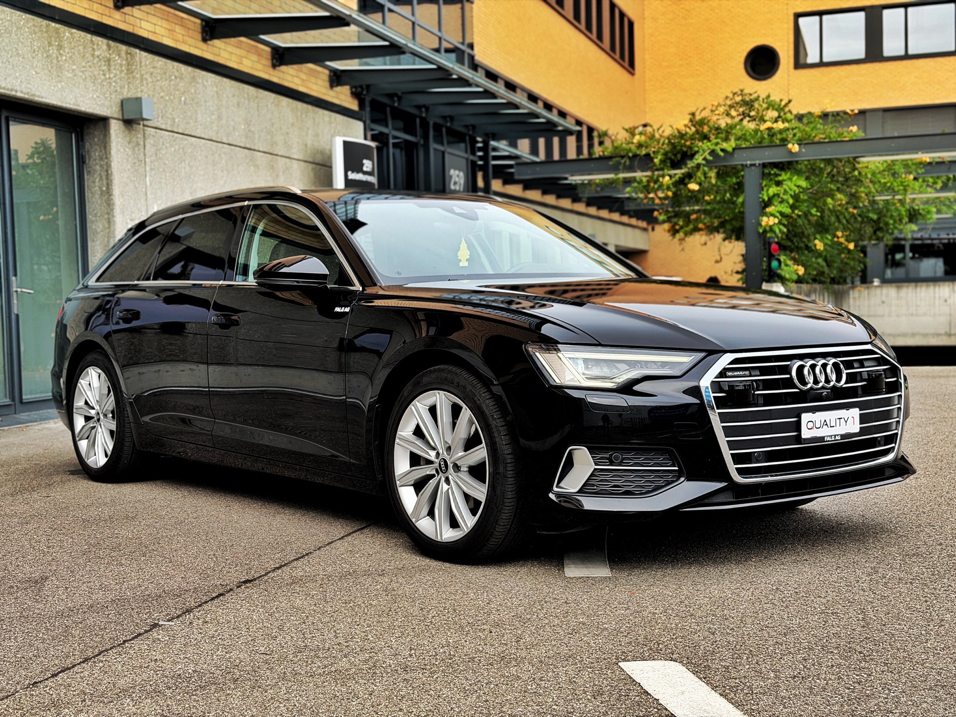 AUDI A6 Avant 40 TDI Sport Attraction quattro S-tronic-image-2