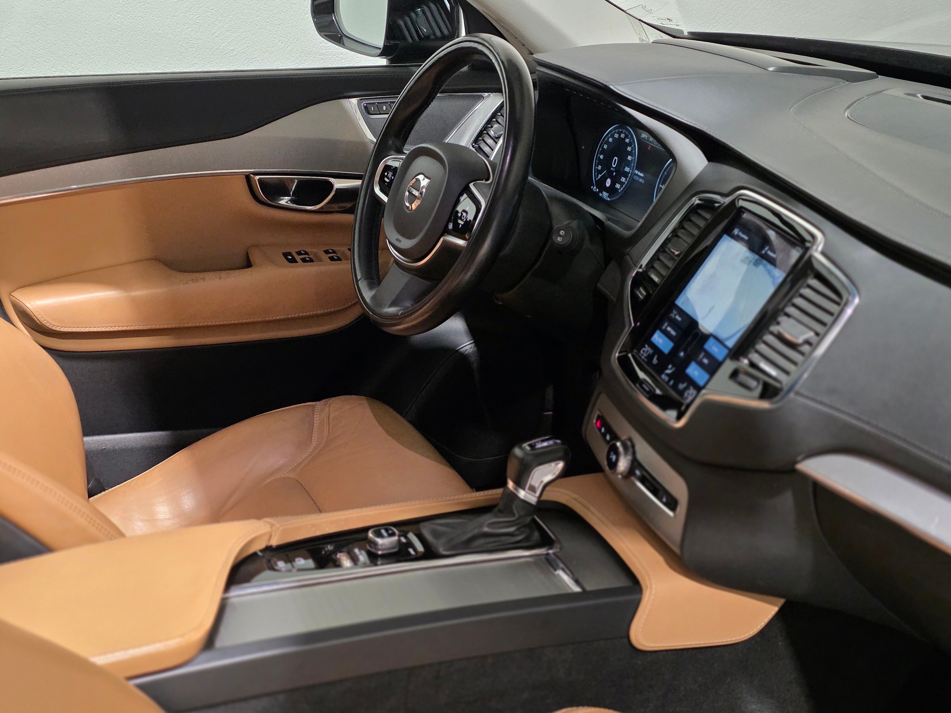 VOLVO XC90 D5 AWD Inscription Geartronic-image-23
