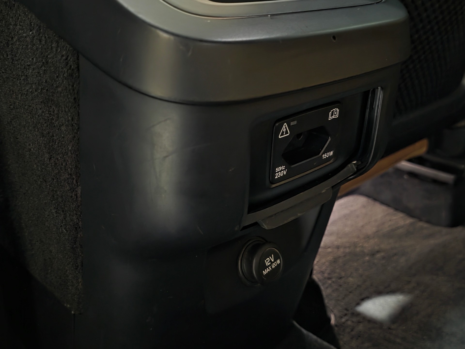 VOLVO XC90 D5 AWD Inscription Geartronic-image-18