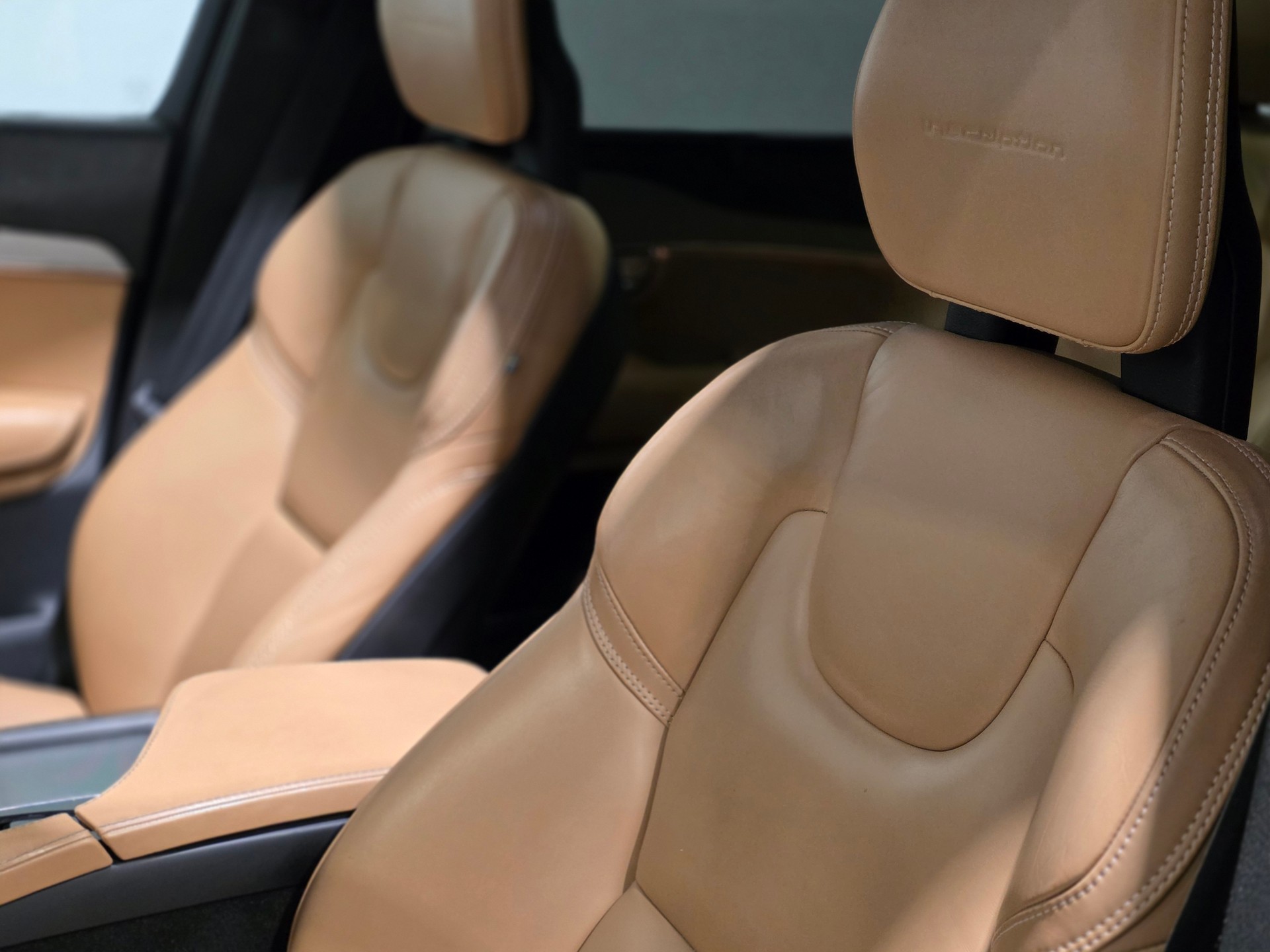 VOLVO XC90 D5 AWD Inscription Geartronic-image-15