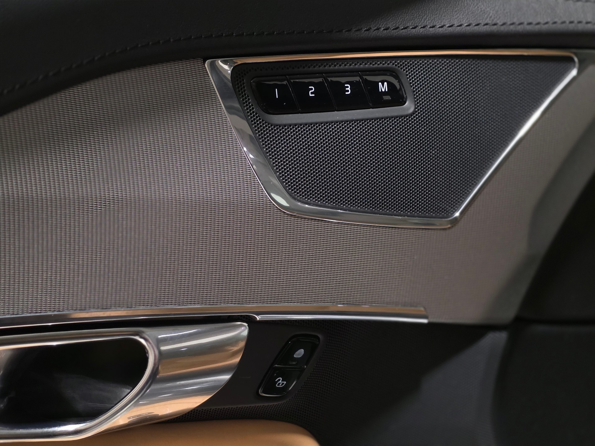 VOLVO XC90 D5 AWD Inscription Geartronic-image-16