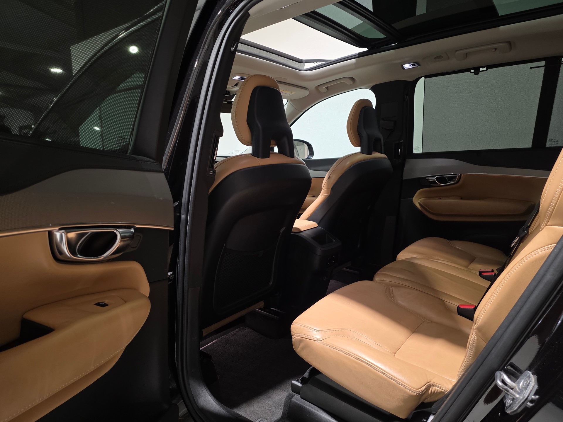 VOLVO XC90 D5 AWD Inscription Geartronic-image-17