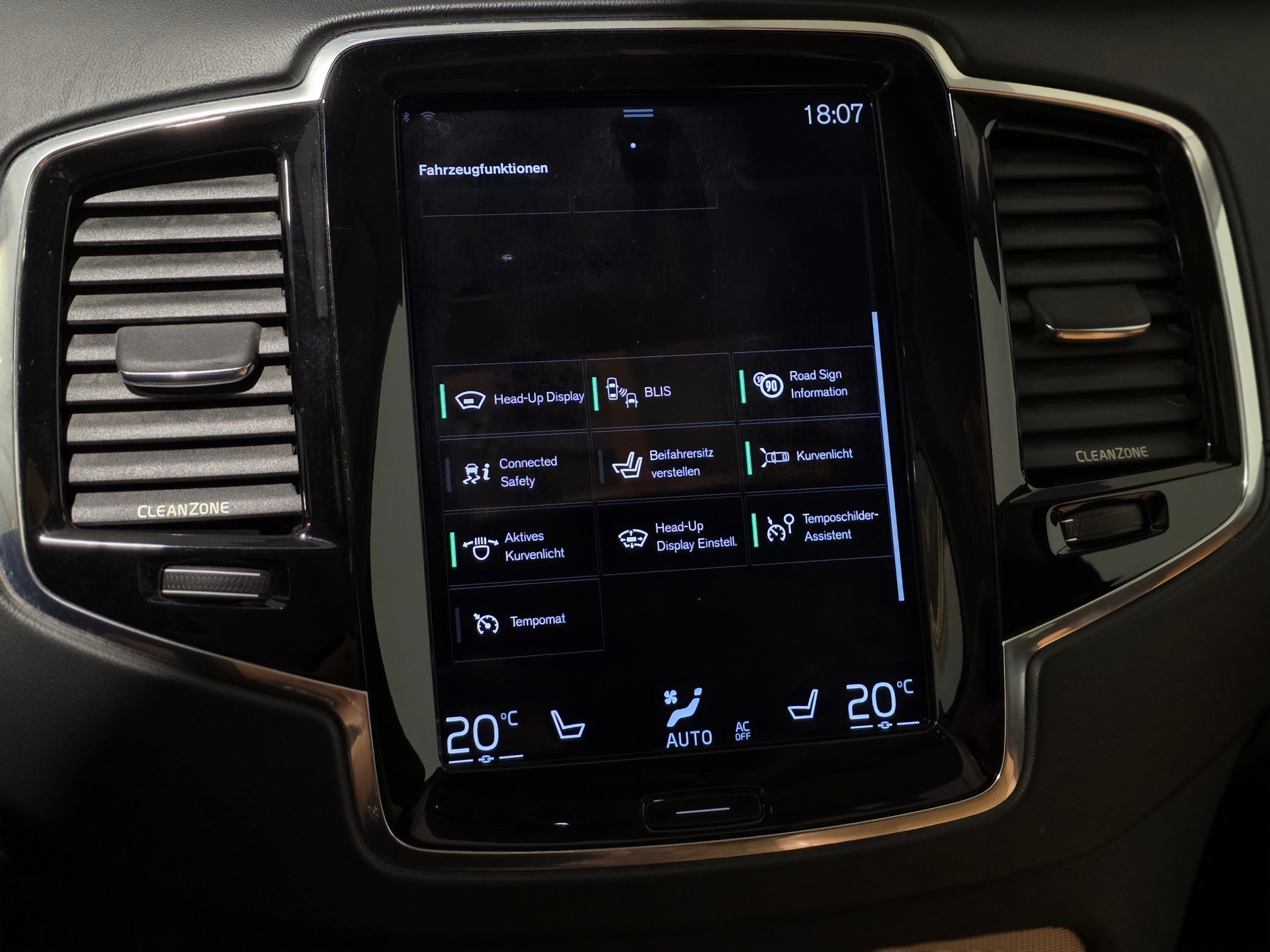 VOLVO XC90 D5 AWD Inscription Geartronic-image-12
