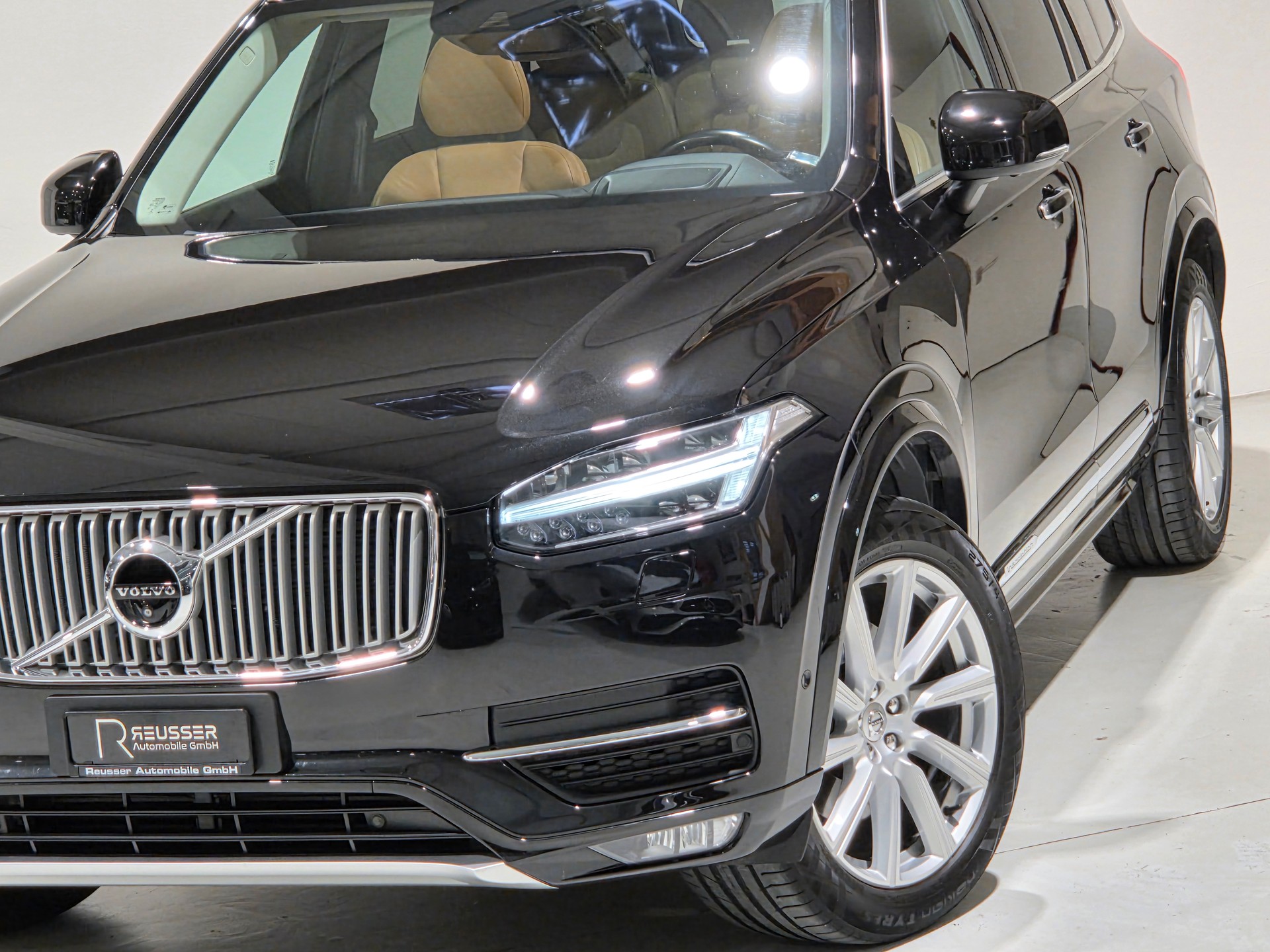 VOLVO XC90 D5 AWD Inscription Geartronic-image-25
