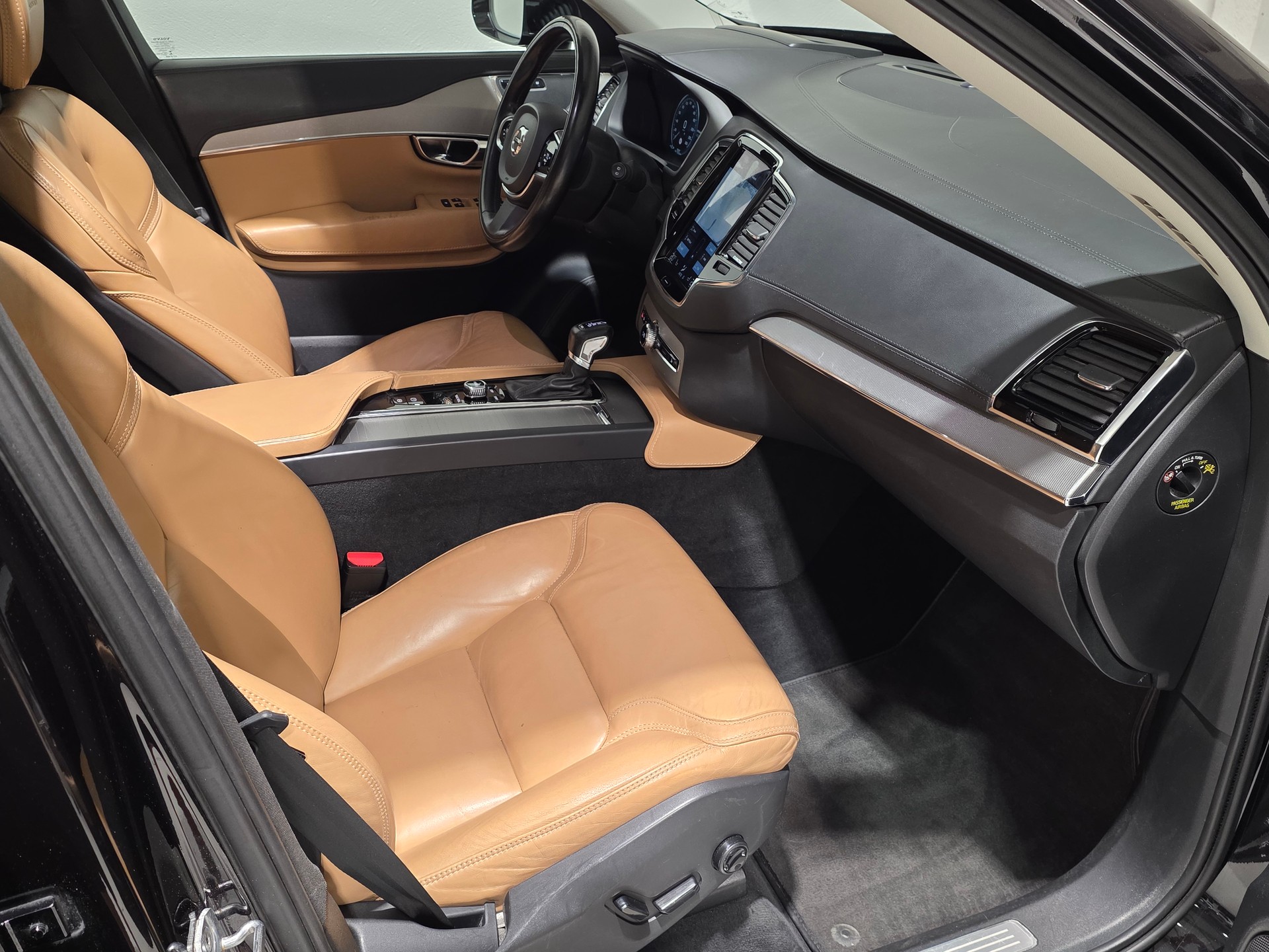 VOLVO XC90 D5 AWD Inscription Geartronic-image-24