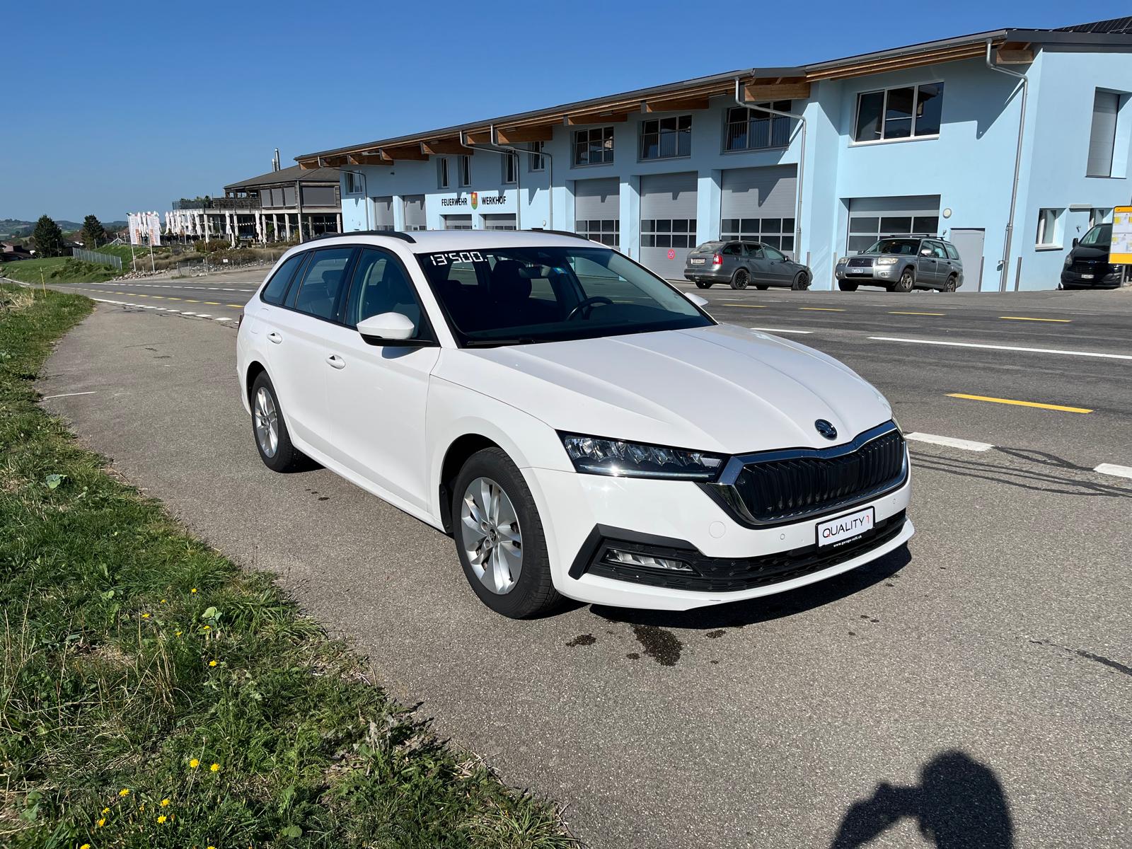 SKODA Octavia Combi 2.0 TDI DSG Ambition 4x4-image-4
