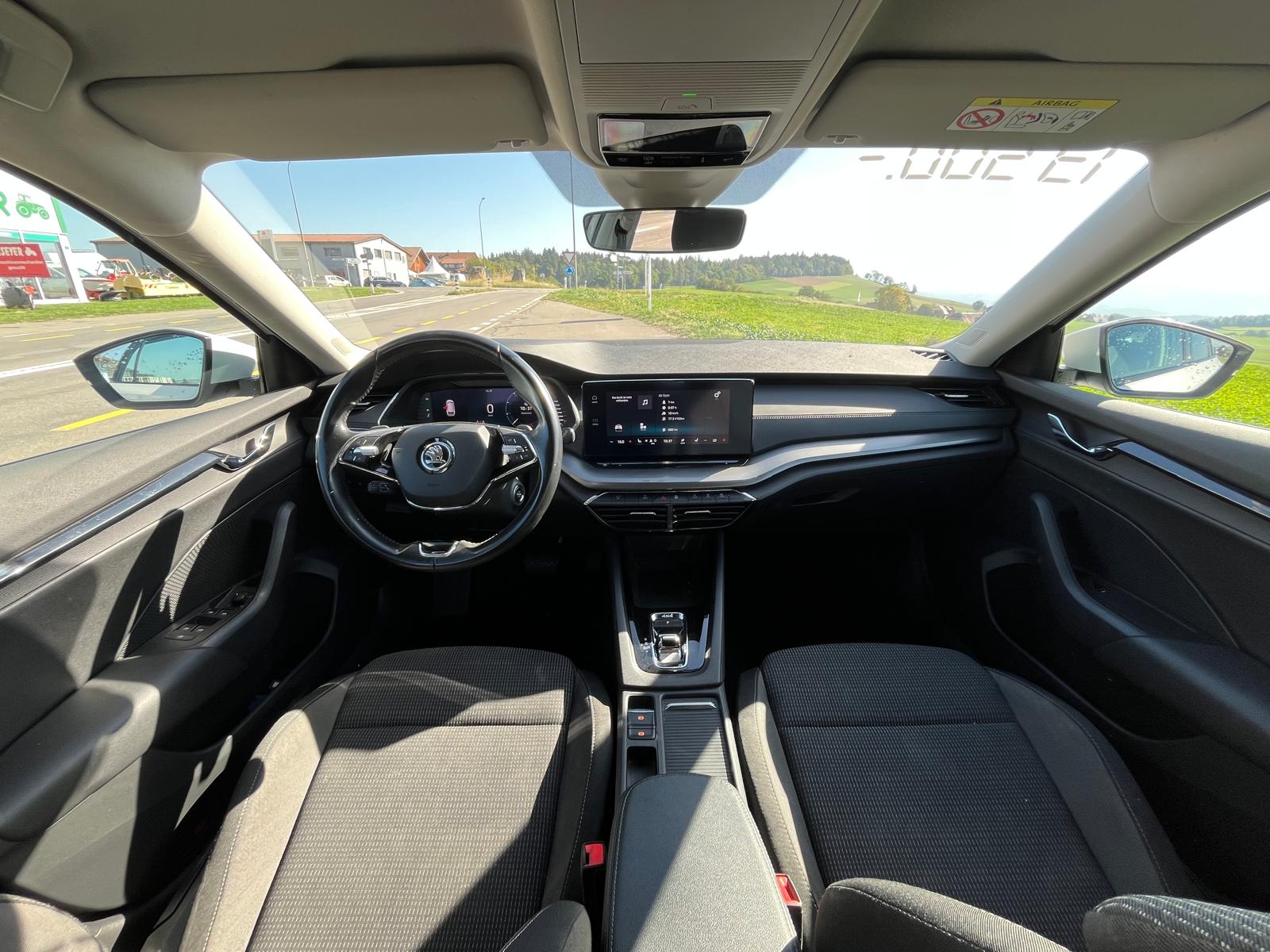 SKODA Octavia Combi 2.0 TDI DSG Ambition 4x4-image-5