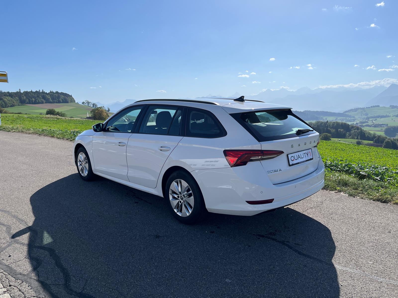 SKODA Octavia Combi 2.0 TDI DSG Ambition 4x4-image-2