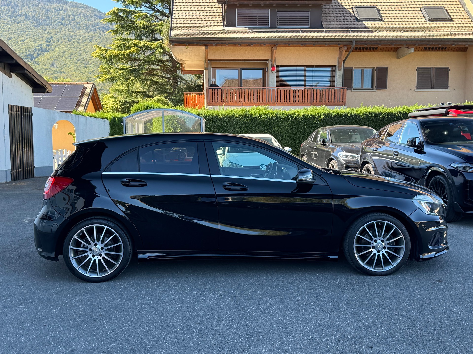 MERCEDES-BENZ A 200 AMG Line 7G-DCT-image-13