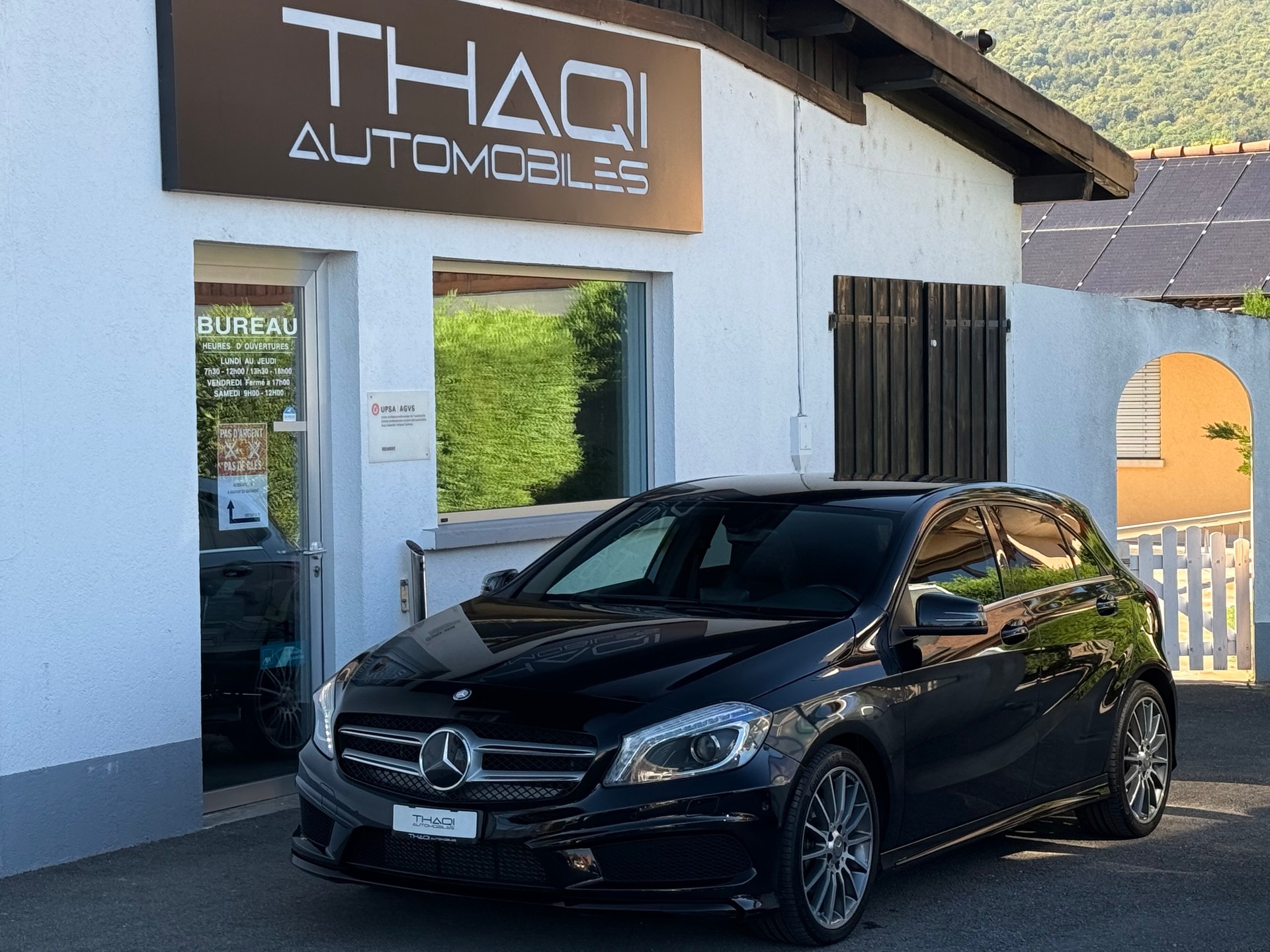 MERCEDES-BENZ A 200 AMG Line 7G-DCT-image-7